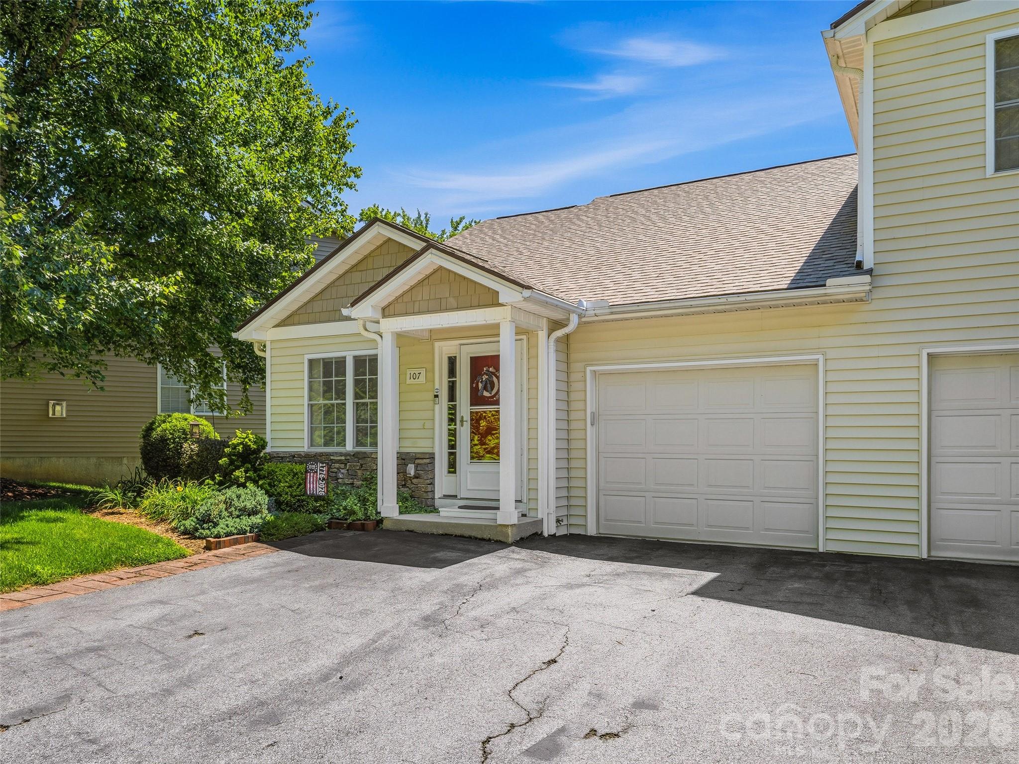 107 London Court — Brevard