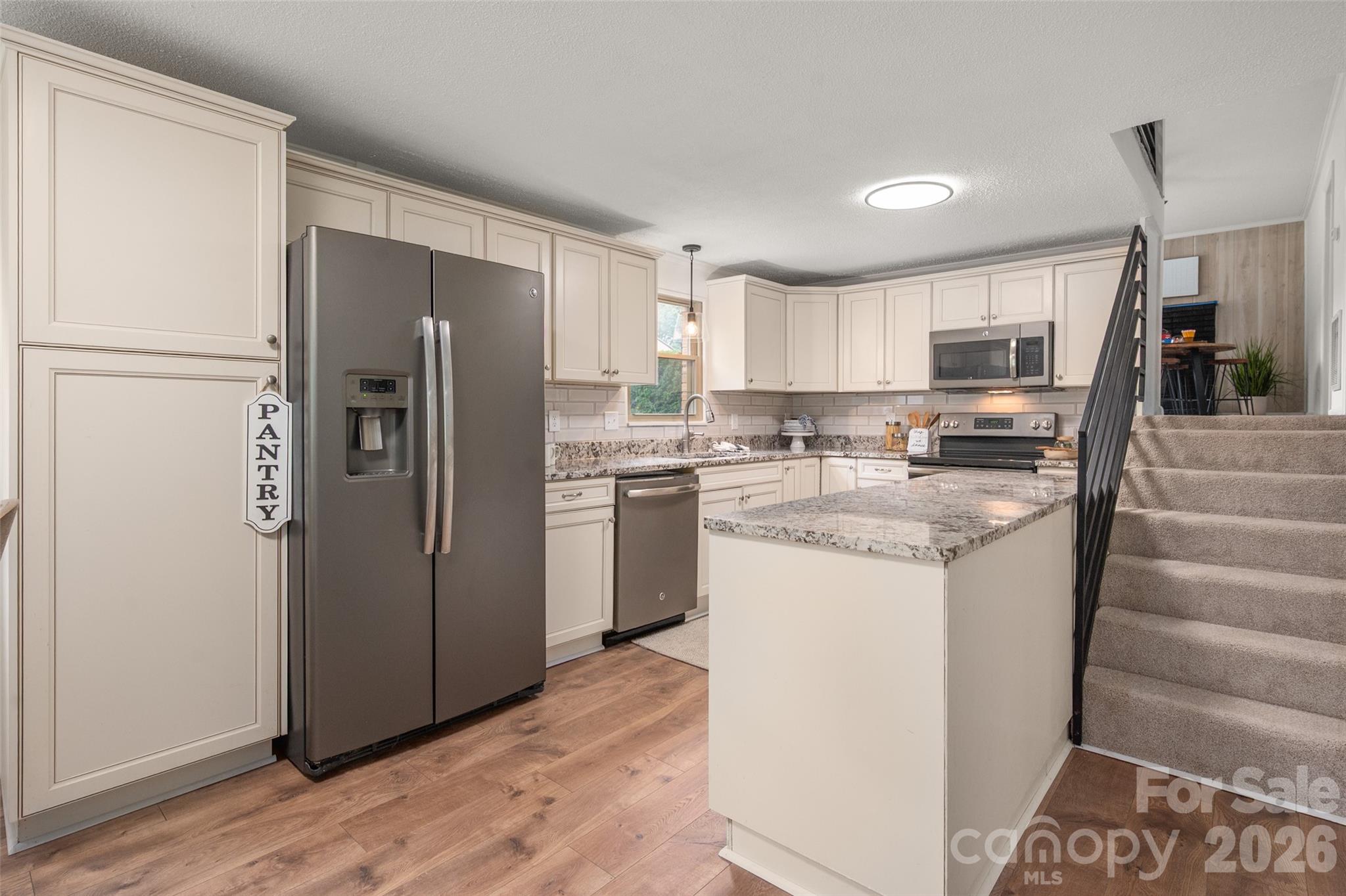 3339 Rhyne Forest Road — Iron Station