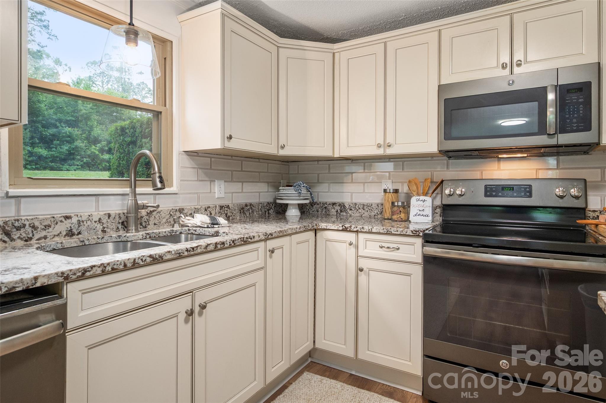3339 Rhyne Forest Road — Iron Station