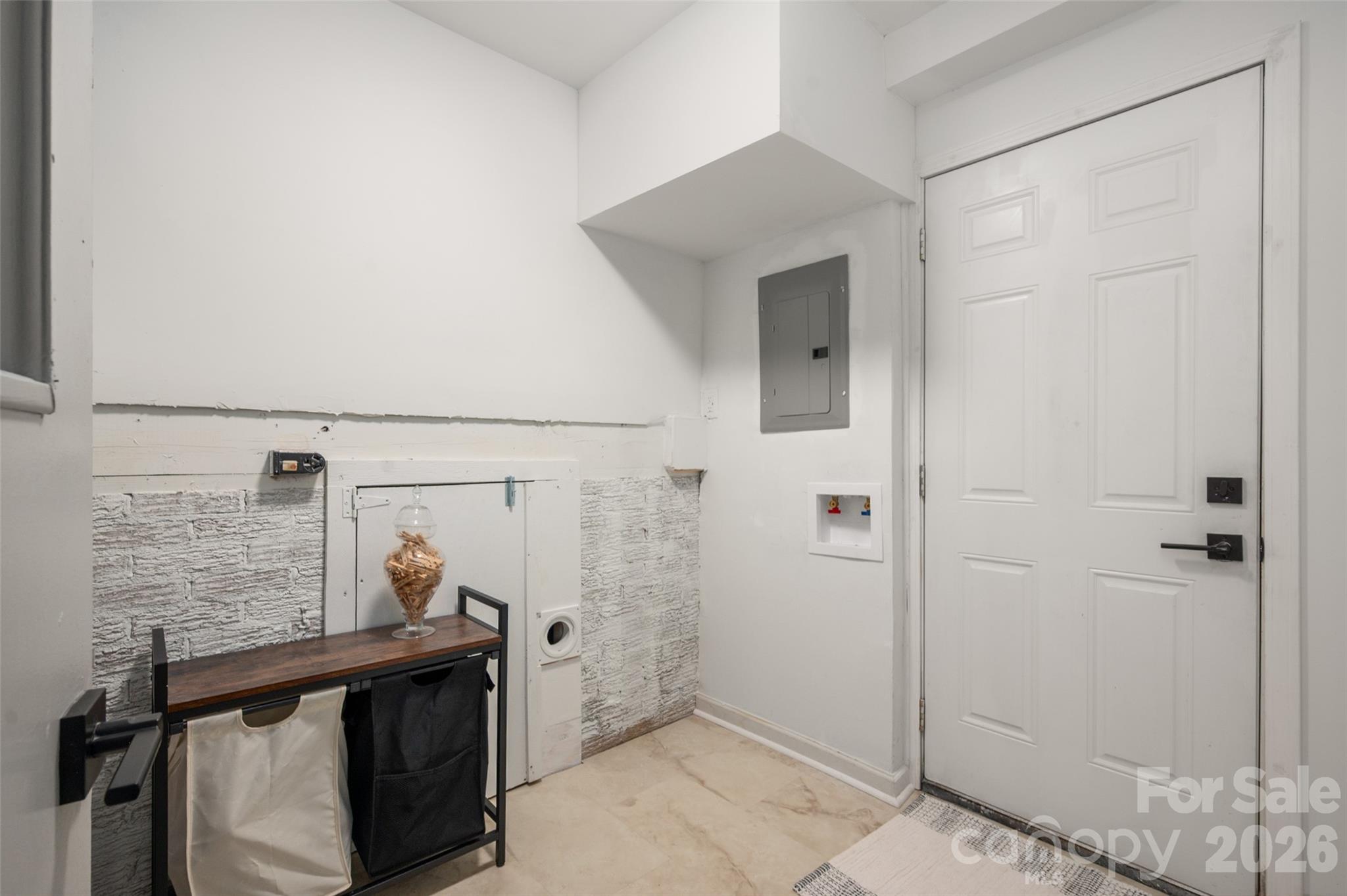 3339 Rhyne Forest Road — Iron Station
