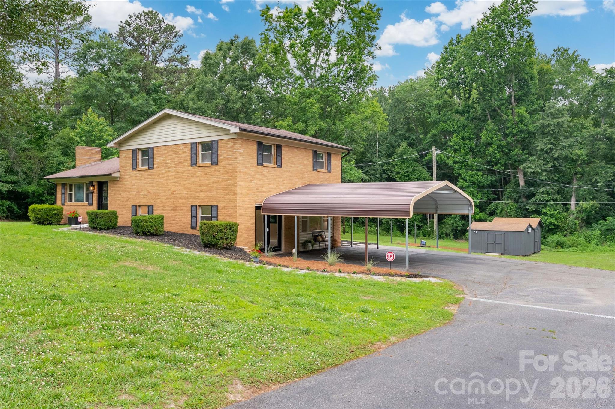 3339 Rhyne Forest Road — Iron Station