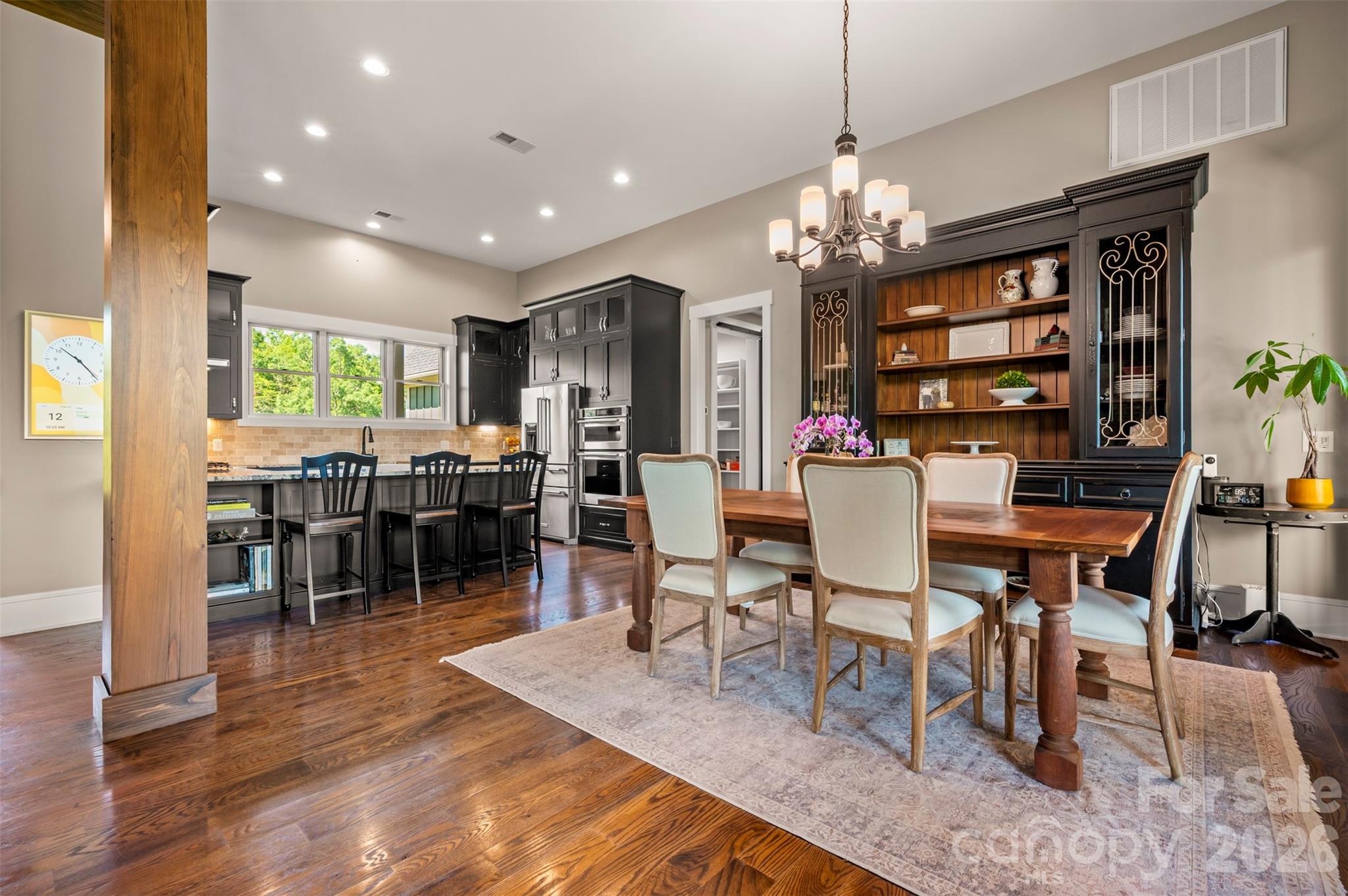 398 Mapleton Lane — Columbus