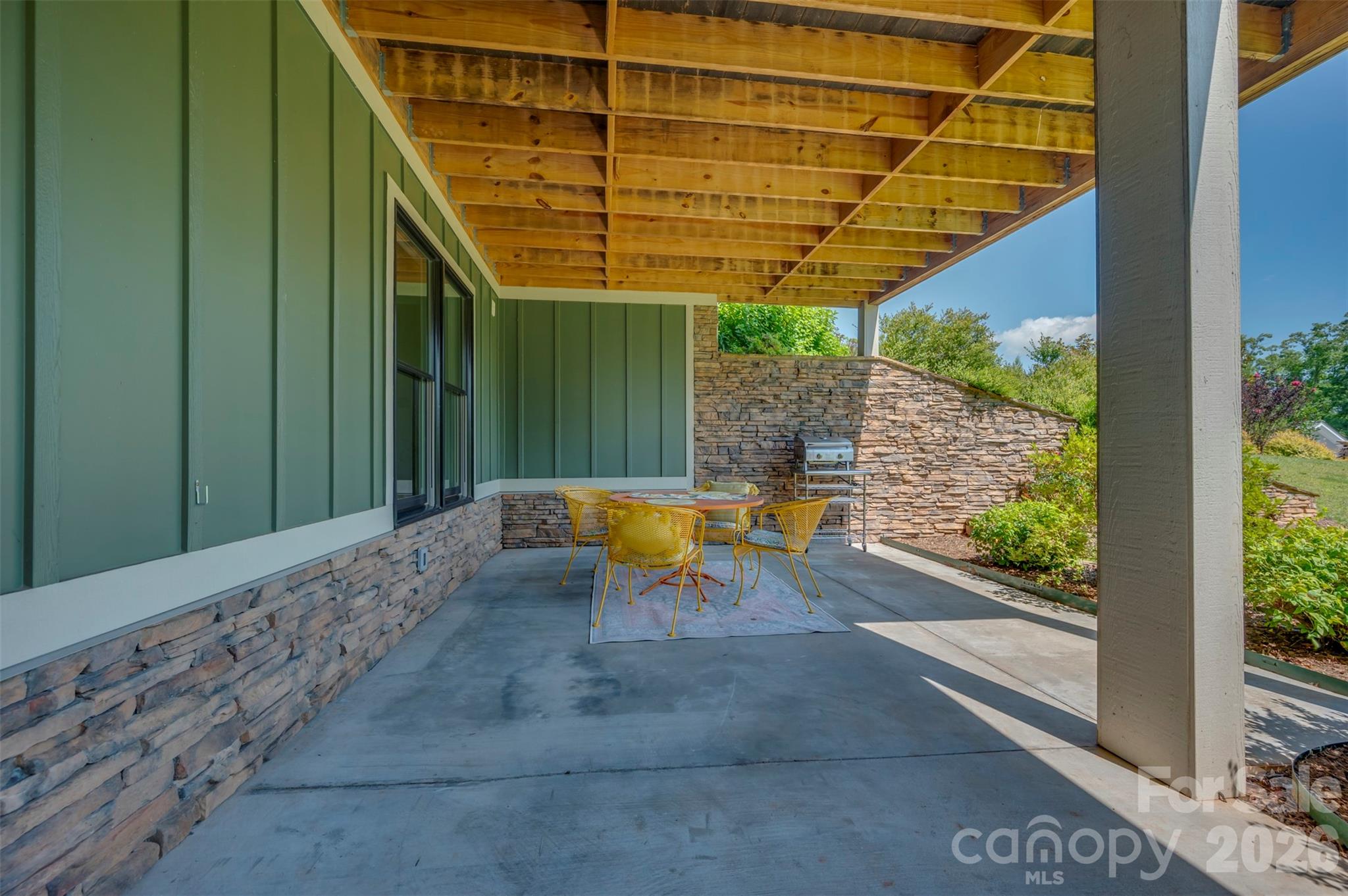 398 Mapleton Lane — Columbus