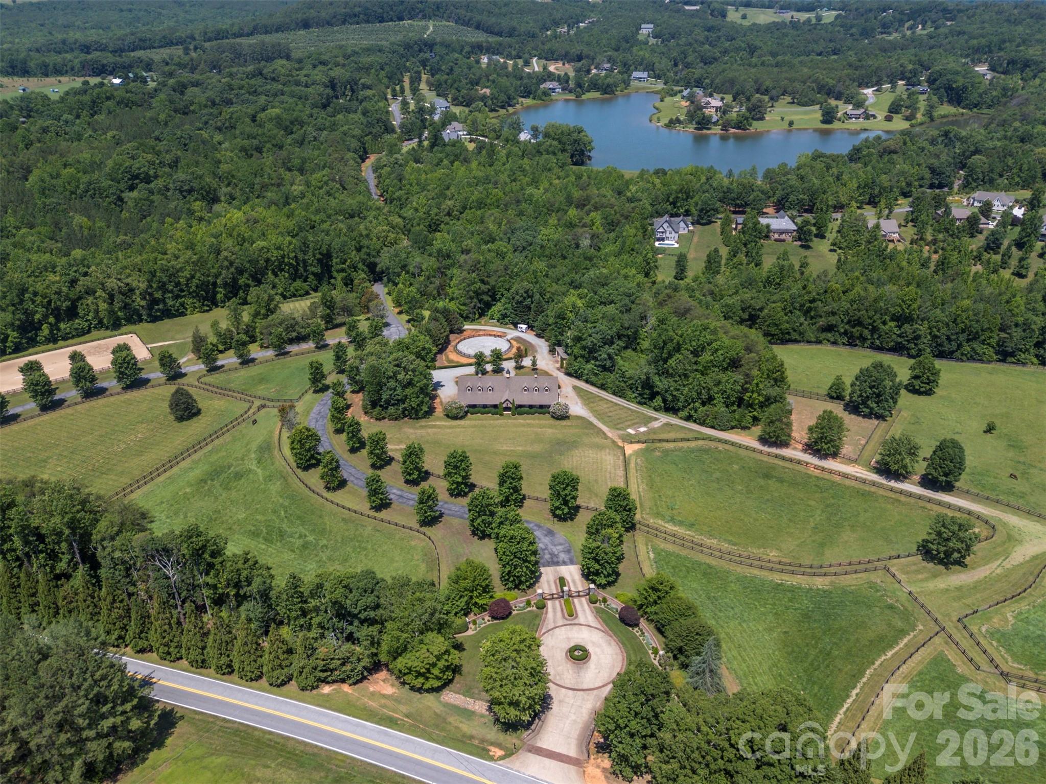 398 Mapleton Lane — Columbus