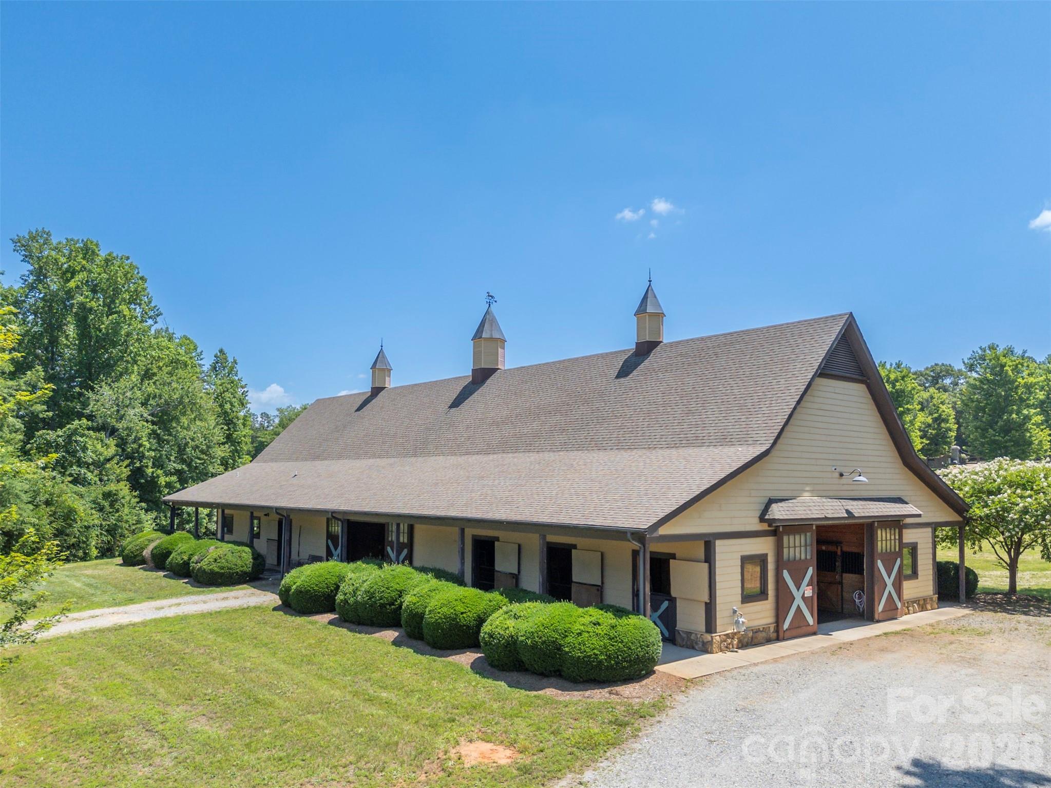 398 Mapleton Lane — Columbus