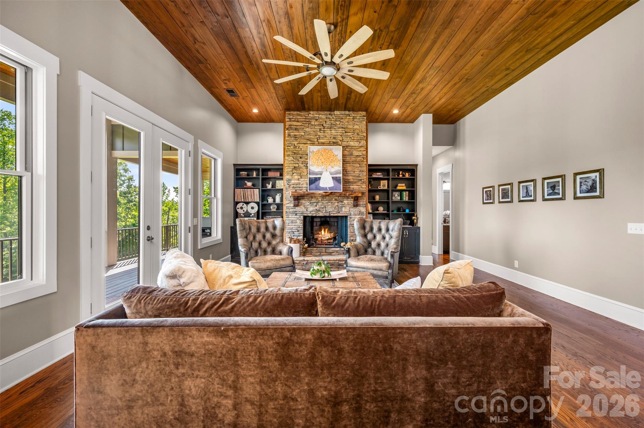 398 Mapleton Lane — Columbus