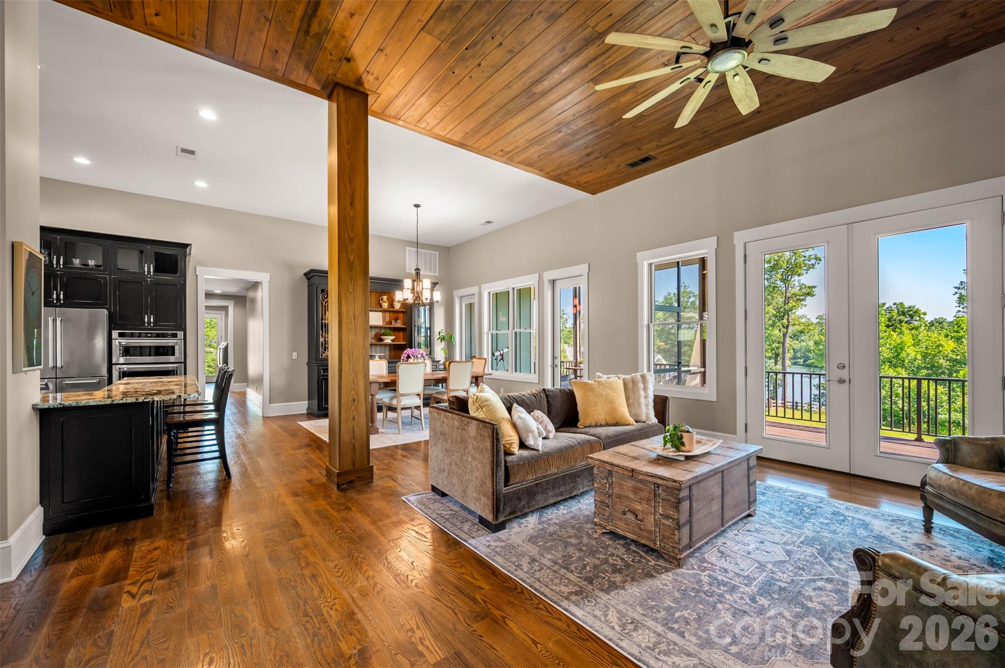 398 Mapleton Lane — Columbus