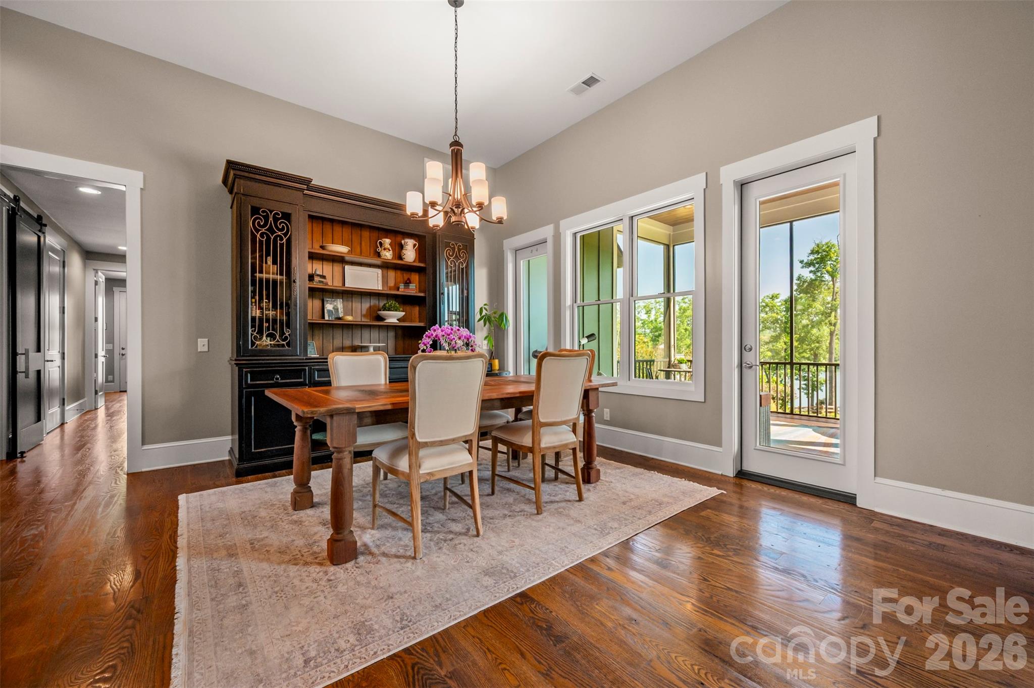 398 Mapleton Lane — Columbus
