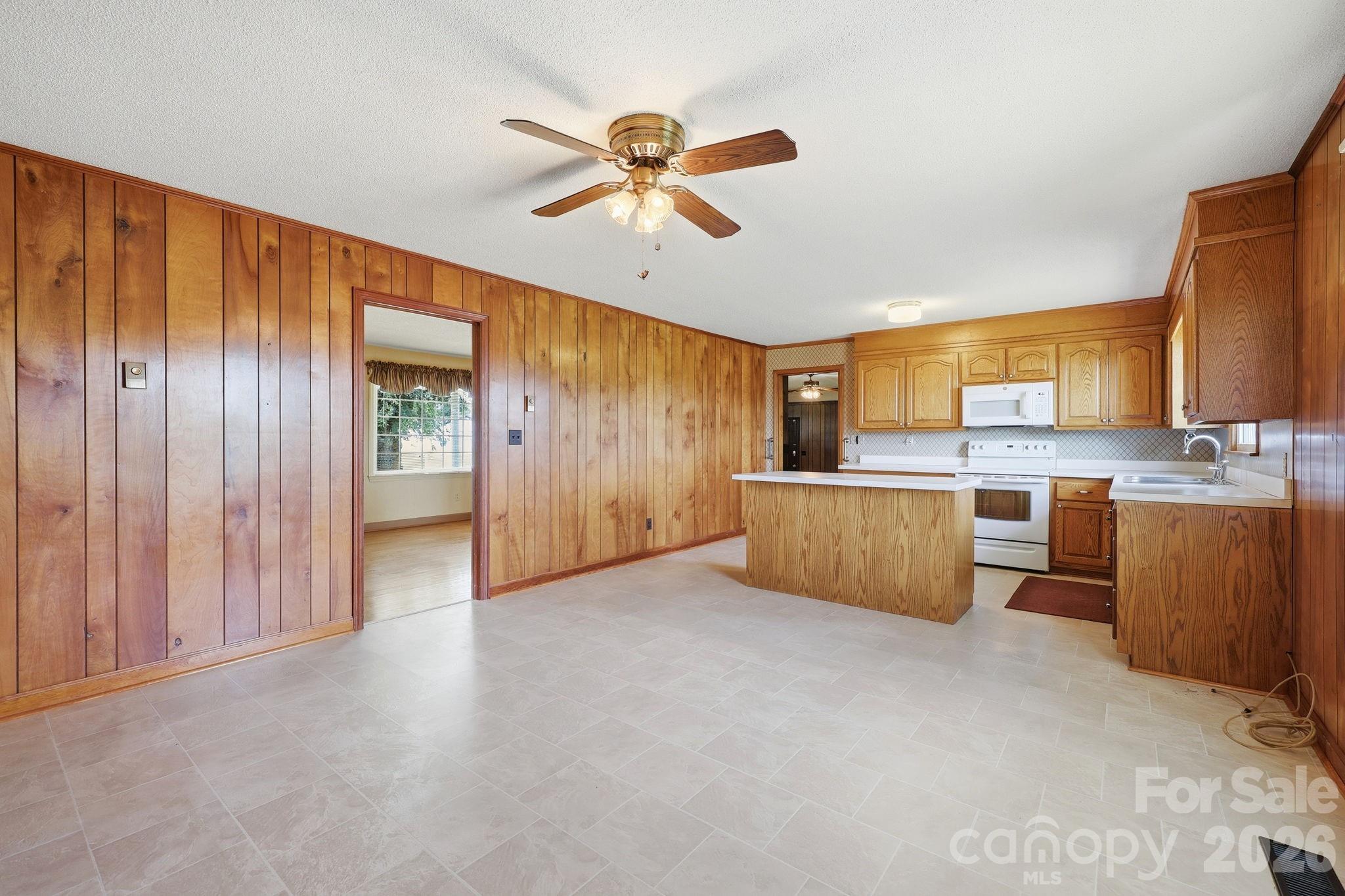 1913 Nebo Road — Boonville