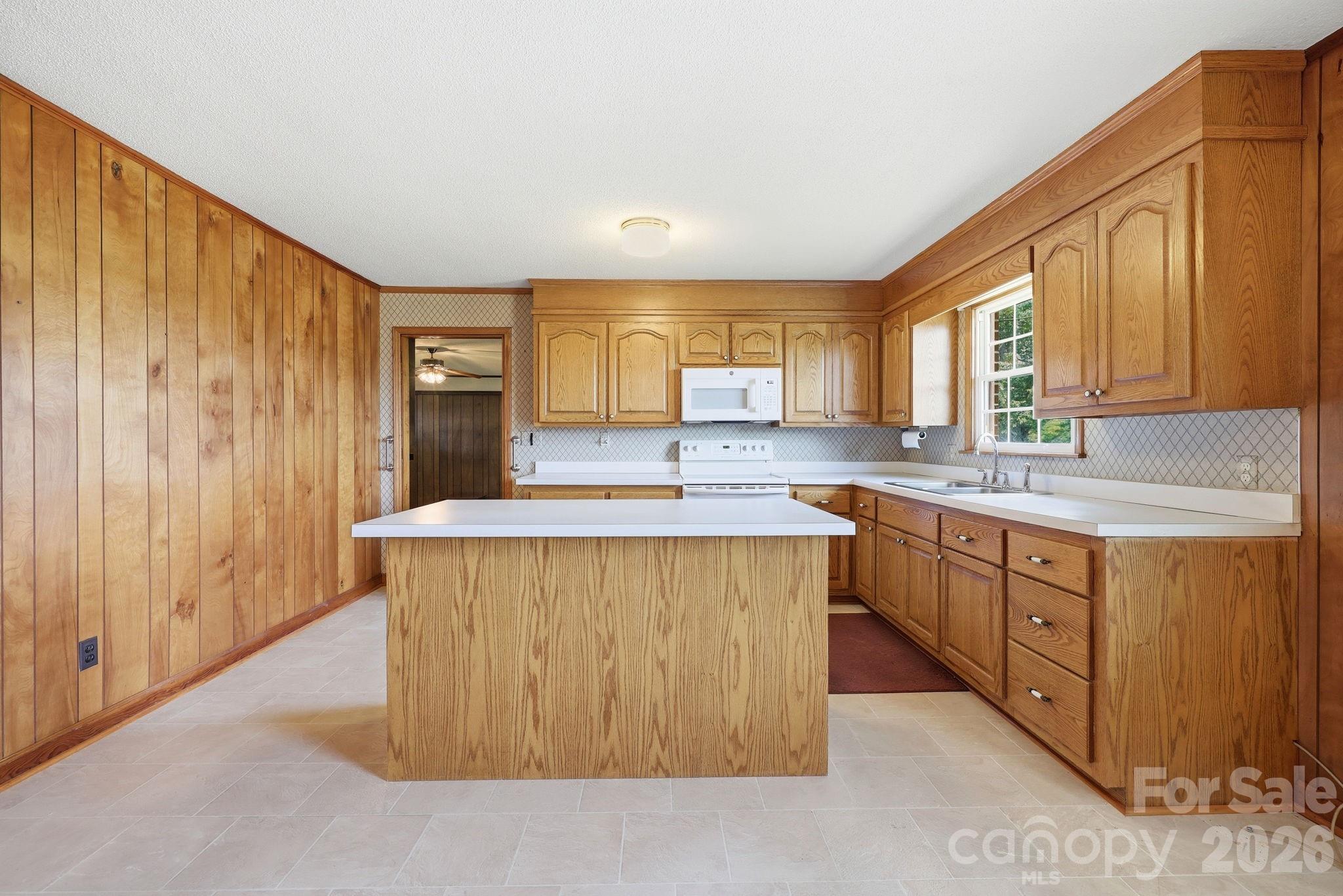 1913 Nebo Road — Boonville