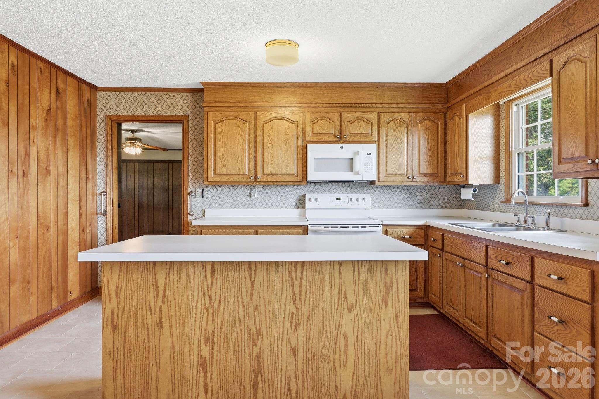 1913 Nebo Road — Boonville