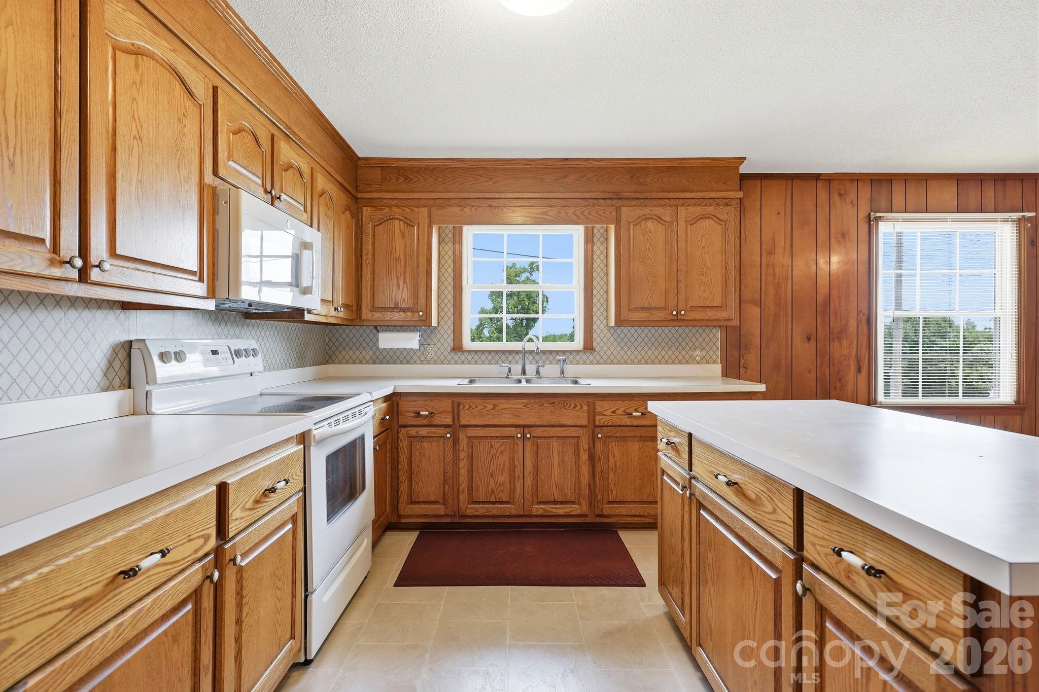 1913 Nebo Road — Boonville