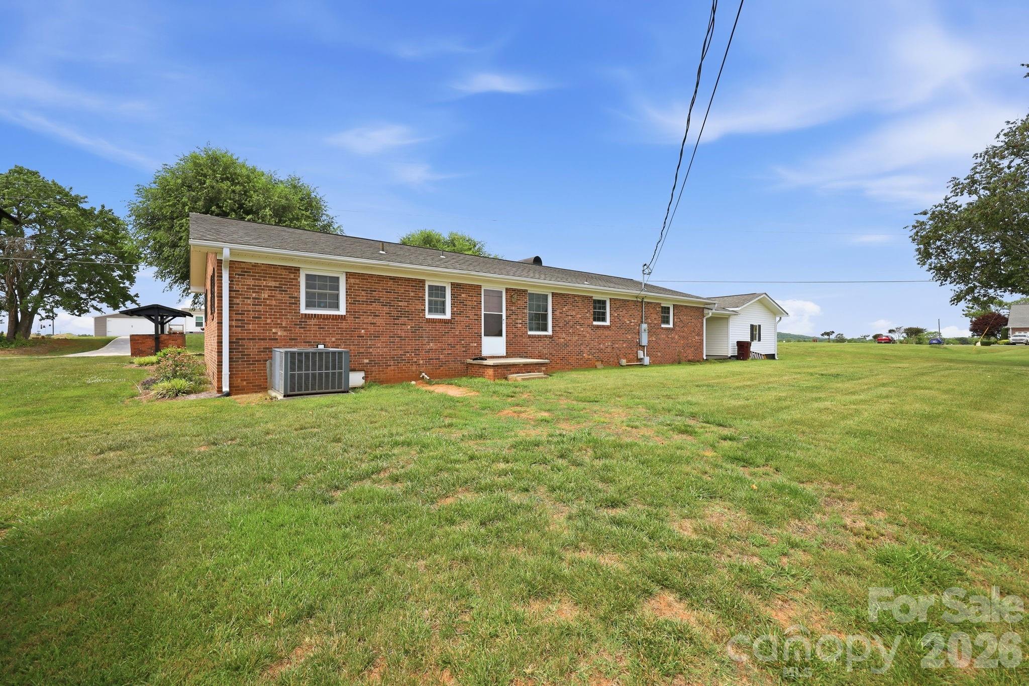 1913 Nebo Road — Boonville