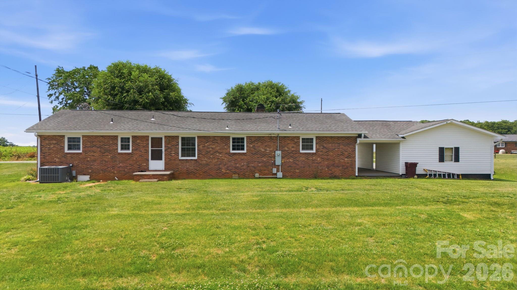 1913 Nebo Road — Boonville