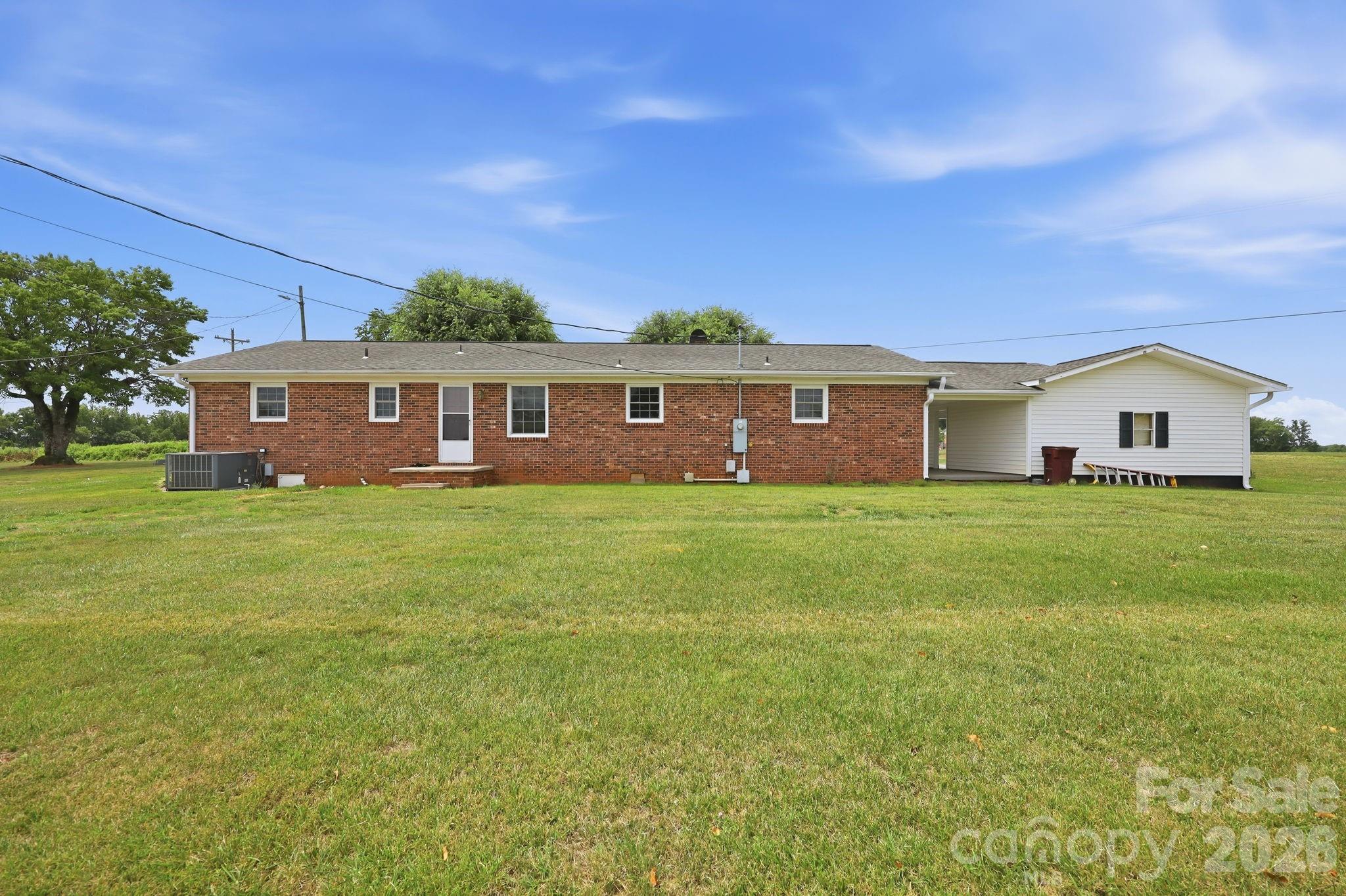 1913 Nebo Road — Boonville