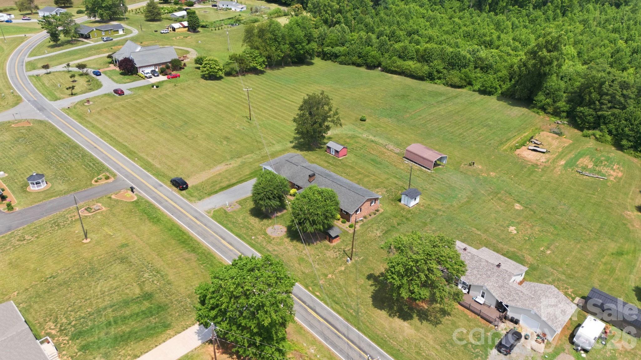1913 Nebo Road — Boonville
