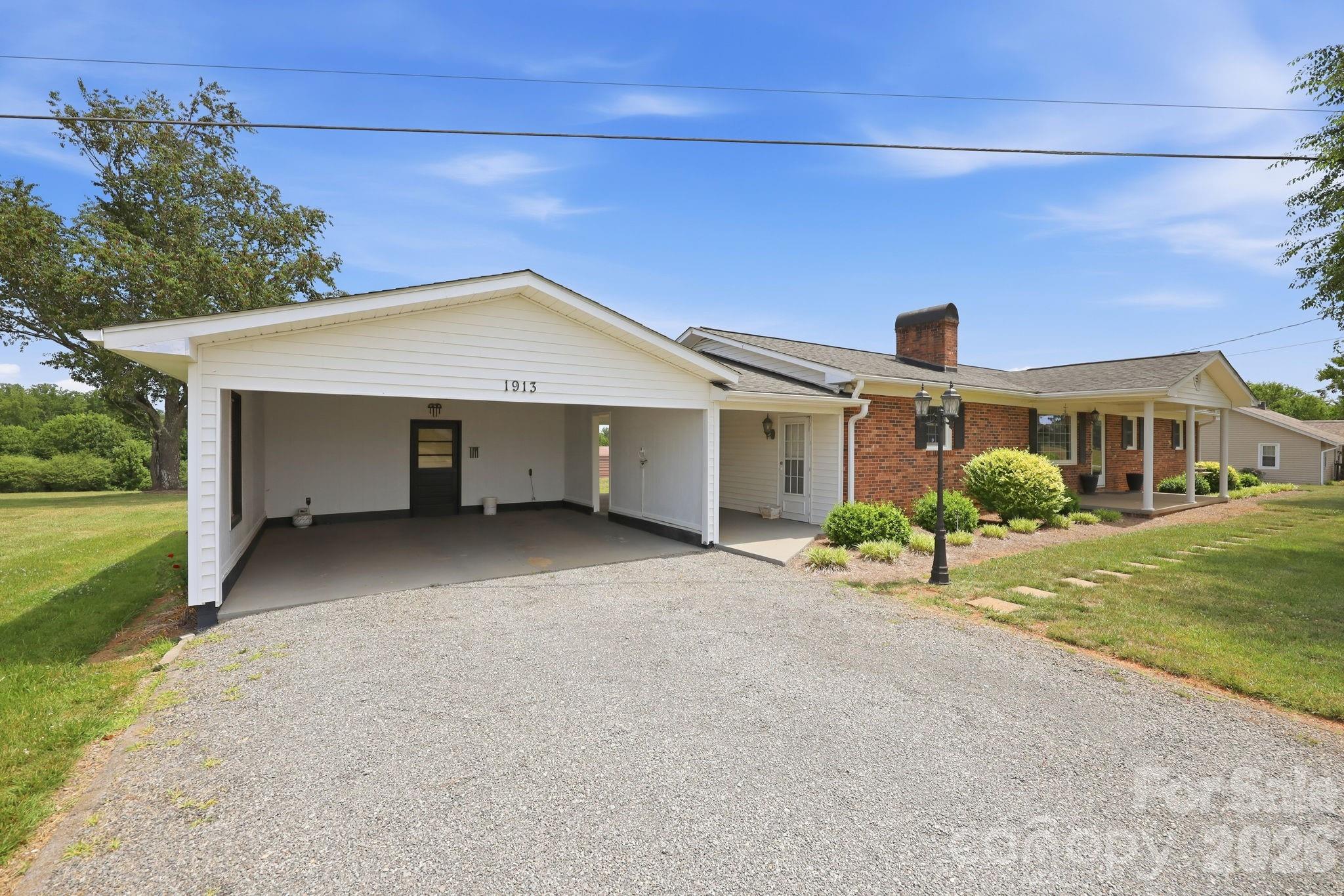 1913 Nebo Road — Boonville
