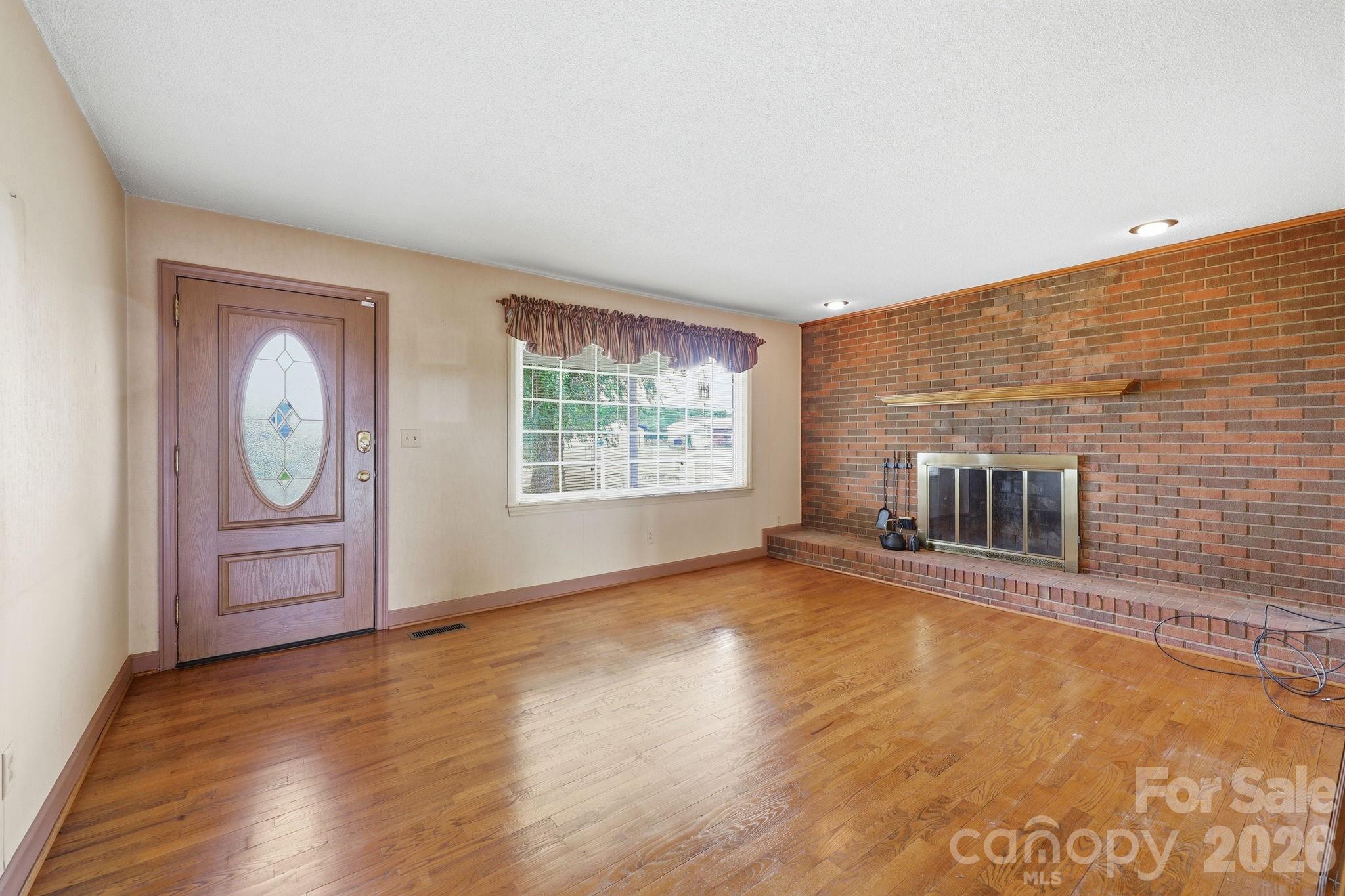 1913 Nebo Road — Boonville
