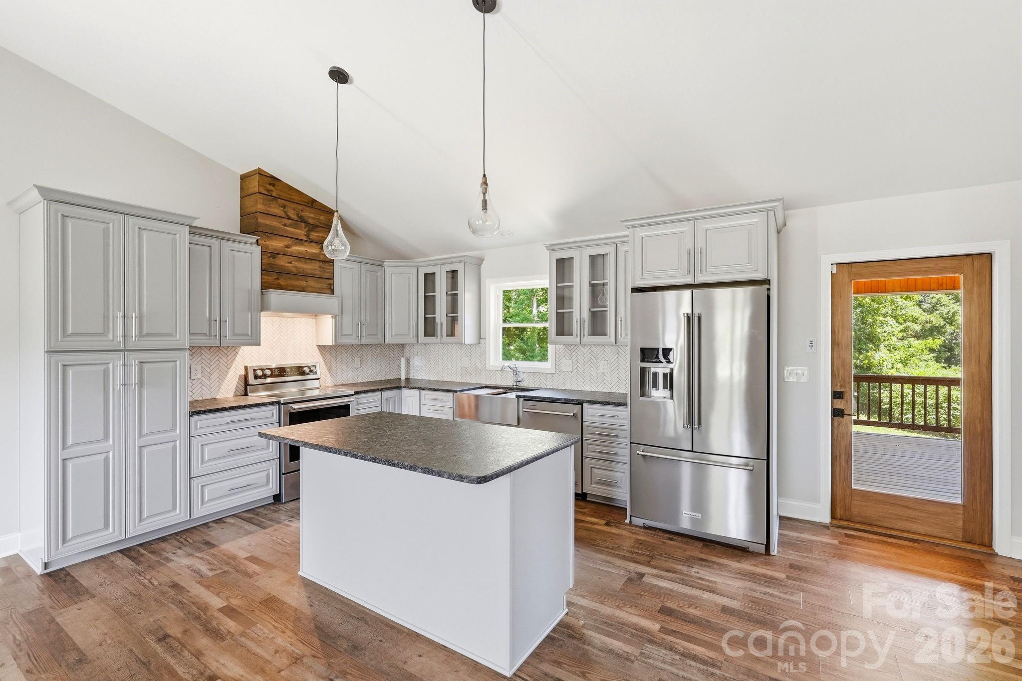 169 Old Brushy Drive — Lexington