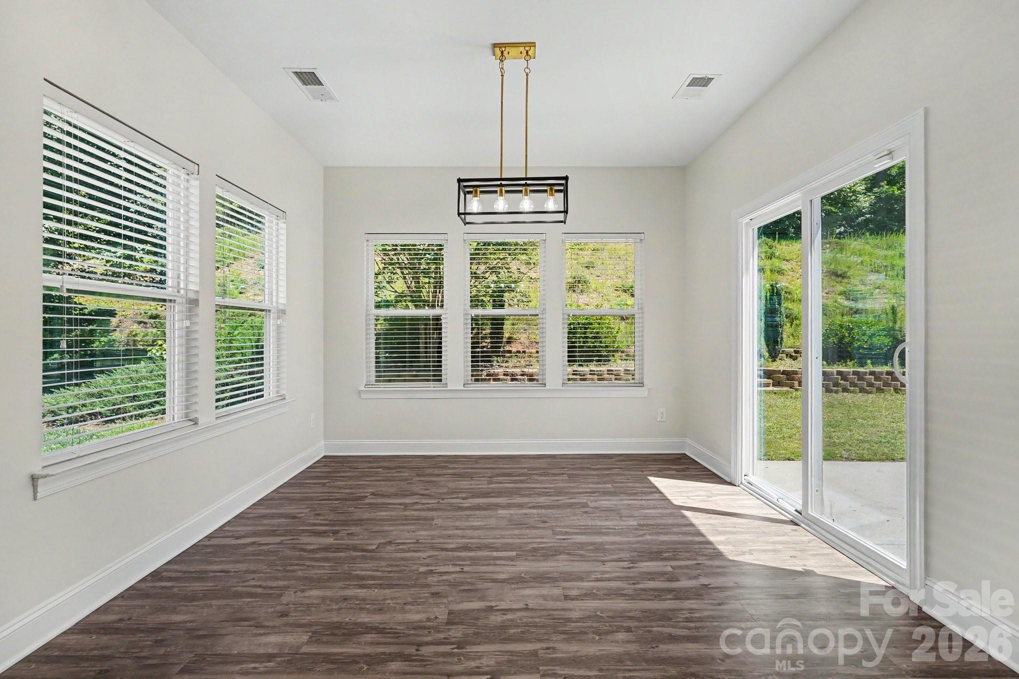 204 Paradise Hills Circle — Mooresville
