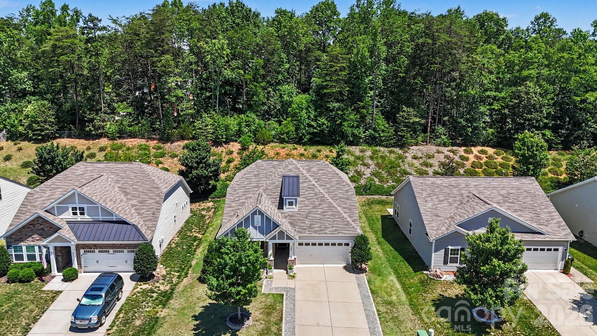 204 Paradise Hills Circle — Mooresville