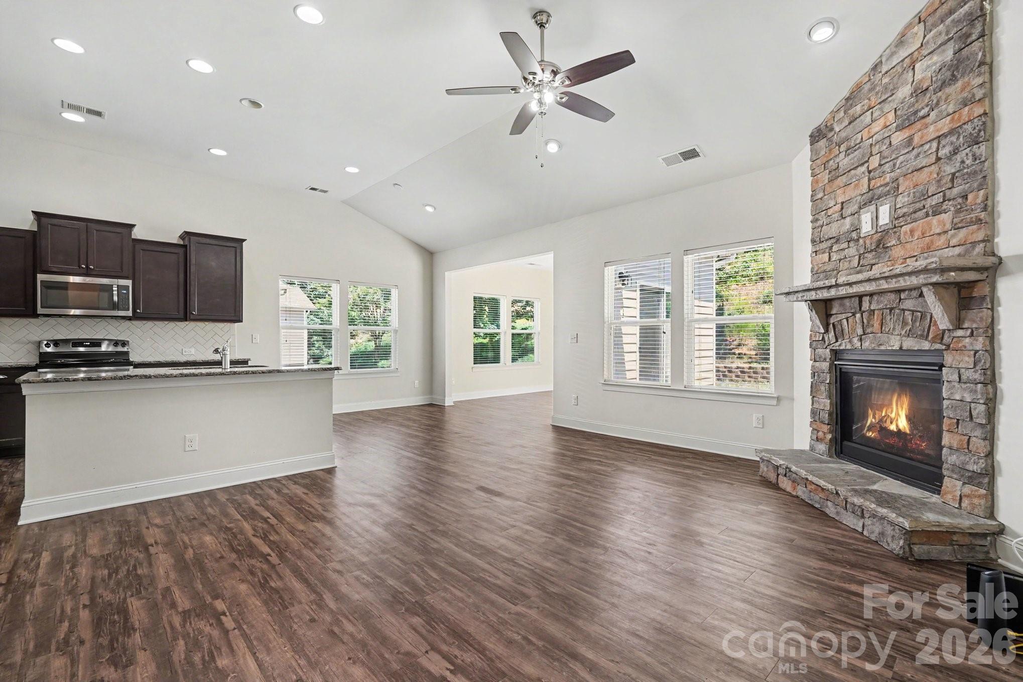 204 Paradise Hills Circle — Mooresville
