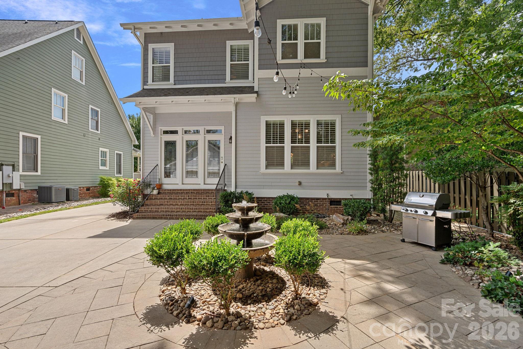 2219 Winthrop Avenue — Charlotte