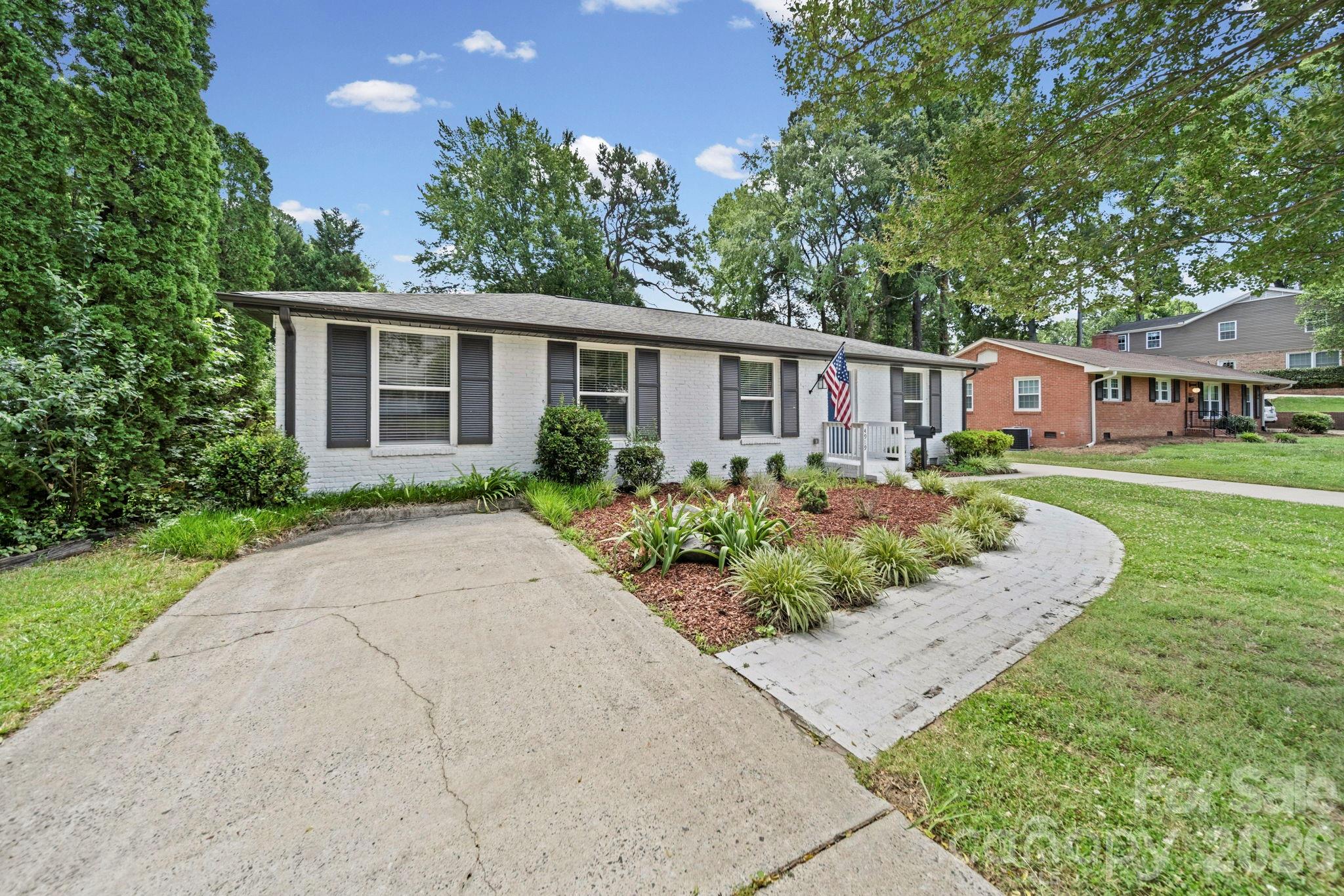 4919 Seacroft Road — Charlotte
