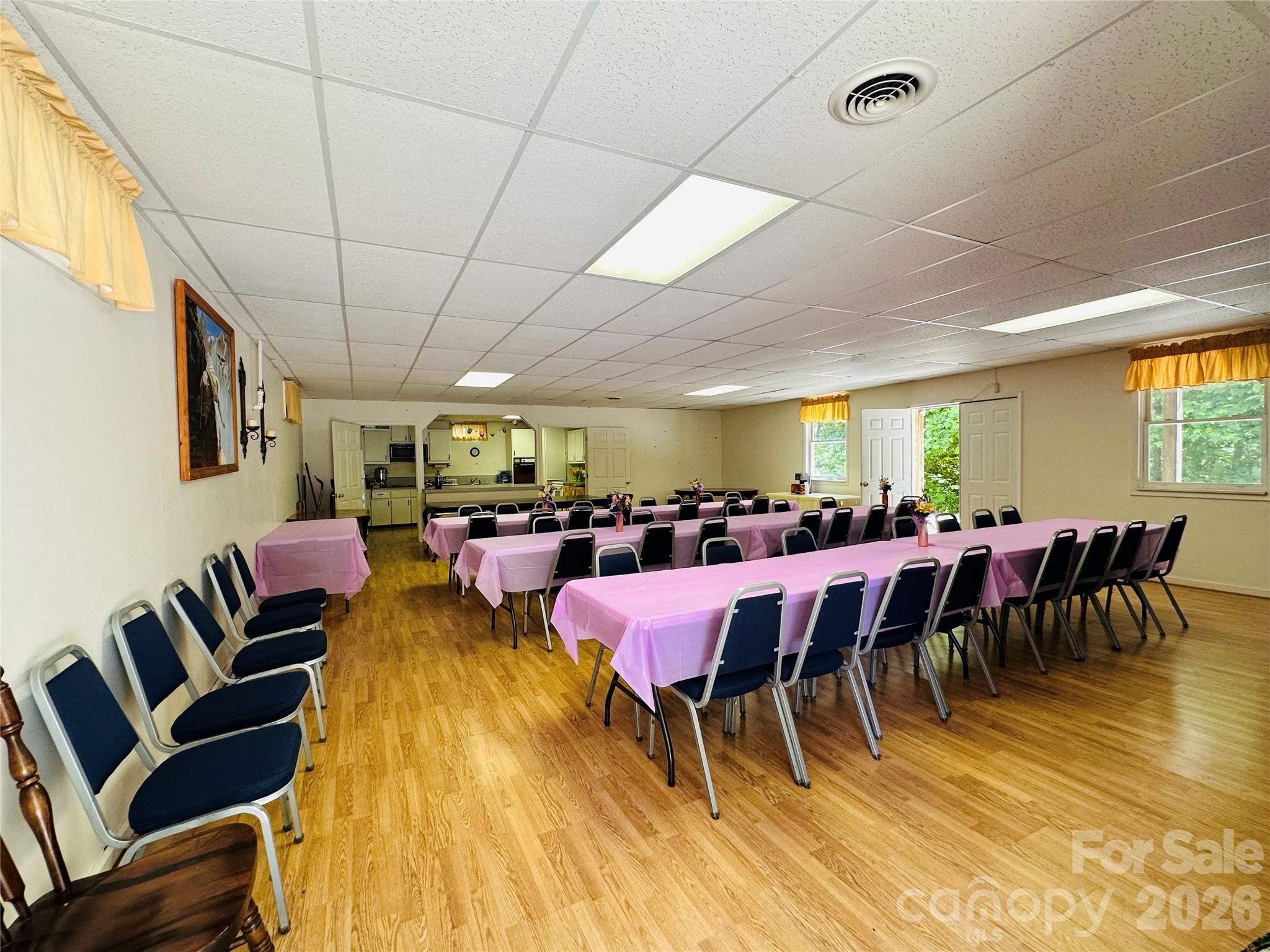 422 US Highway 19E Highway — Spruce Pine