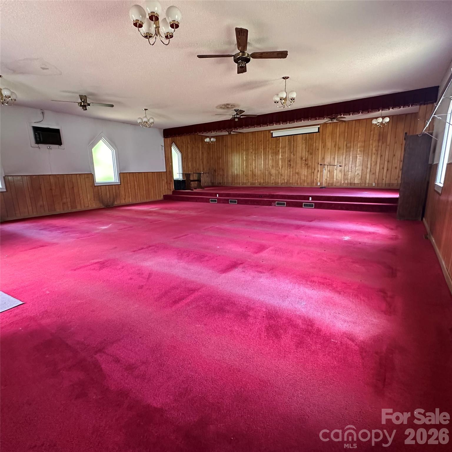 422 US Highway 19E Highway — Spruce Pine