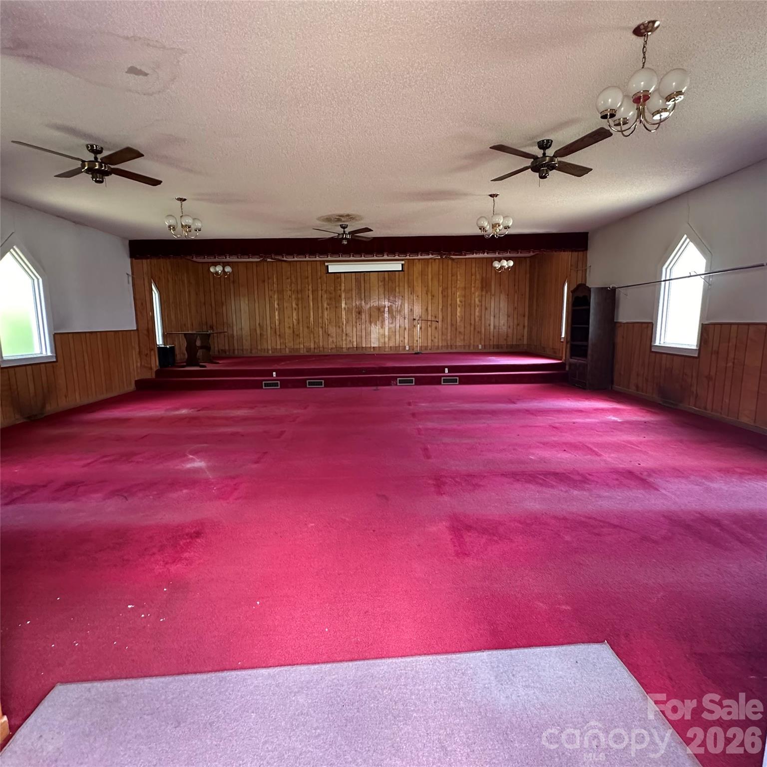 422 US Highway 19E Highway — Spruce Pine