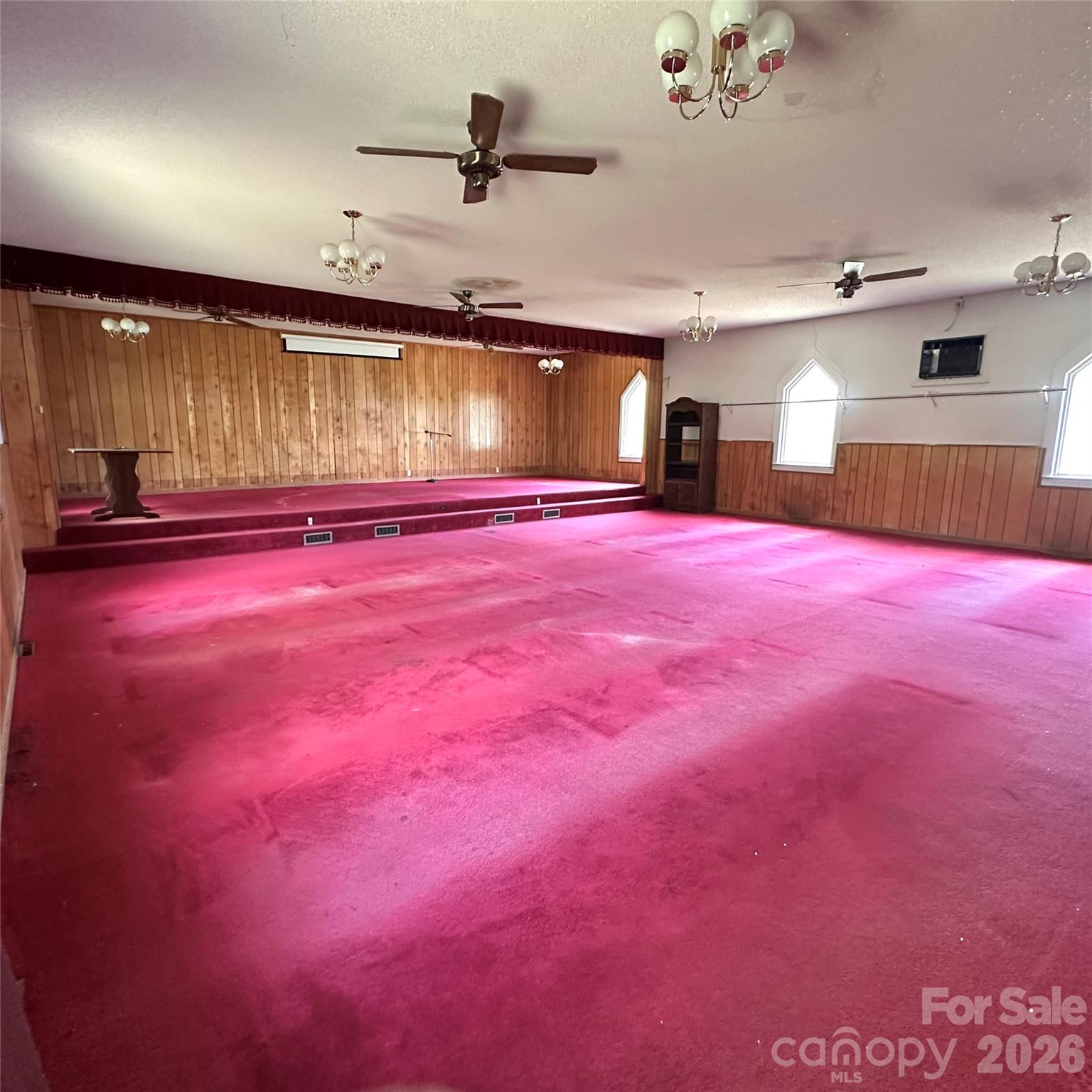 422 US Highway 19E Highway — Spruce Pine