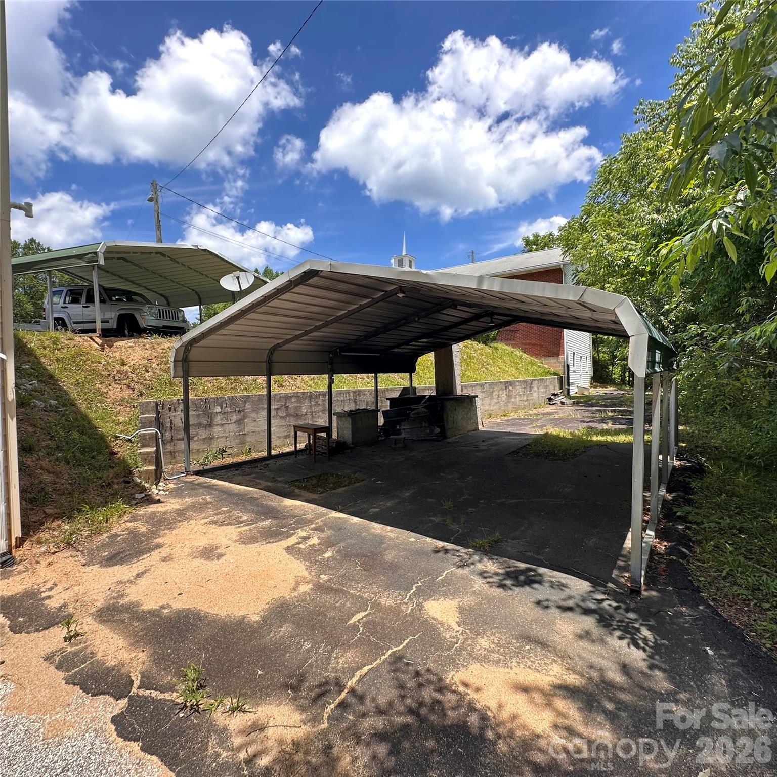 422 US Highway 19E Highway — Spruce Pine
