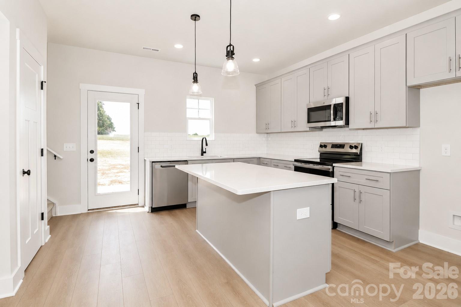 103 SIXTH Avenue SE — Hildebran