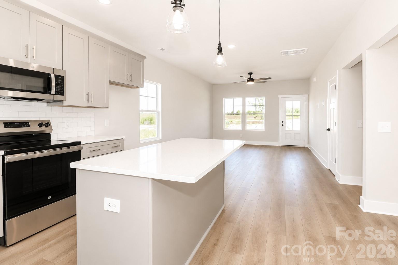 103 SIXTH Avenue SE — Hildebran