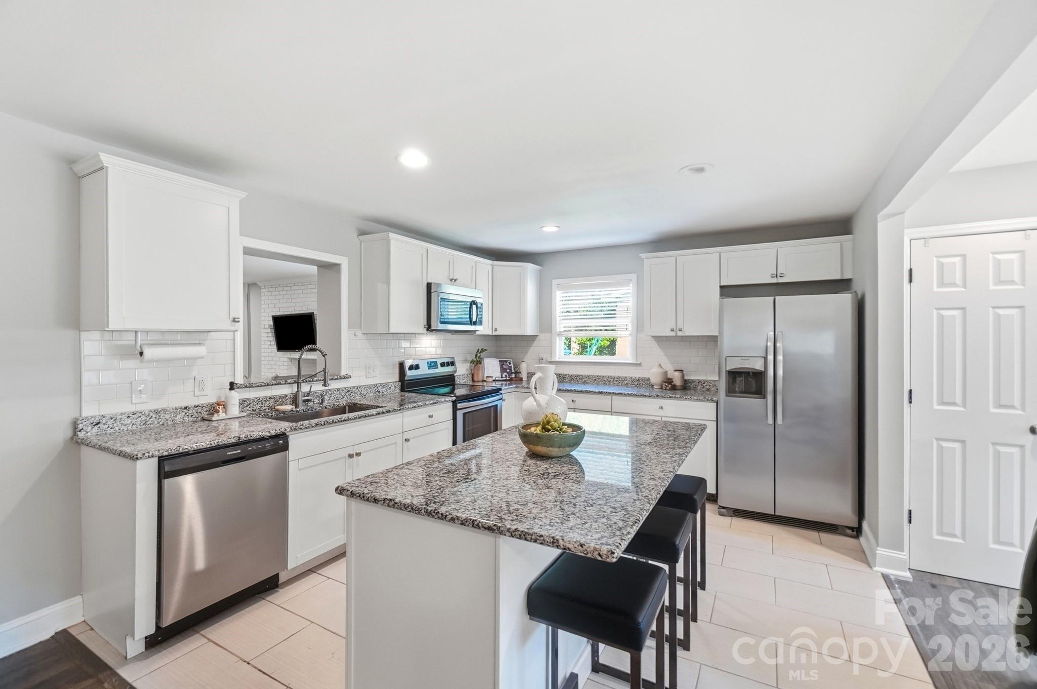 1816 Northcliff Drive — Charlotte