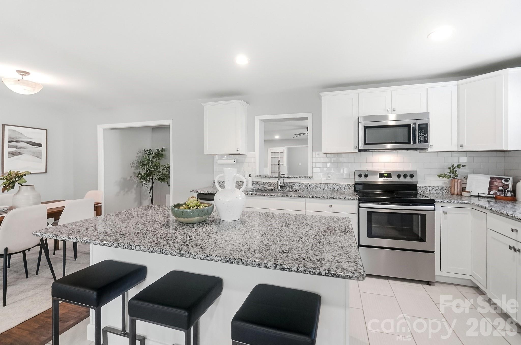 1816 Northcliff Drive — Charlotte