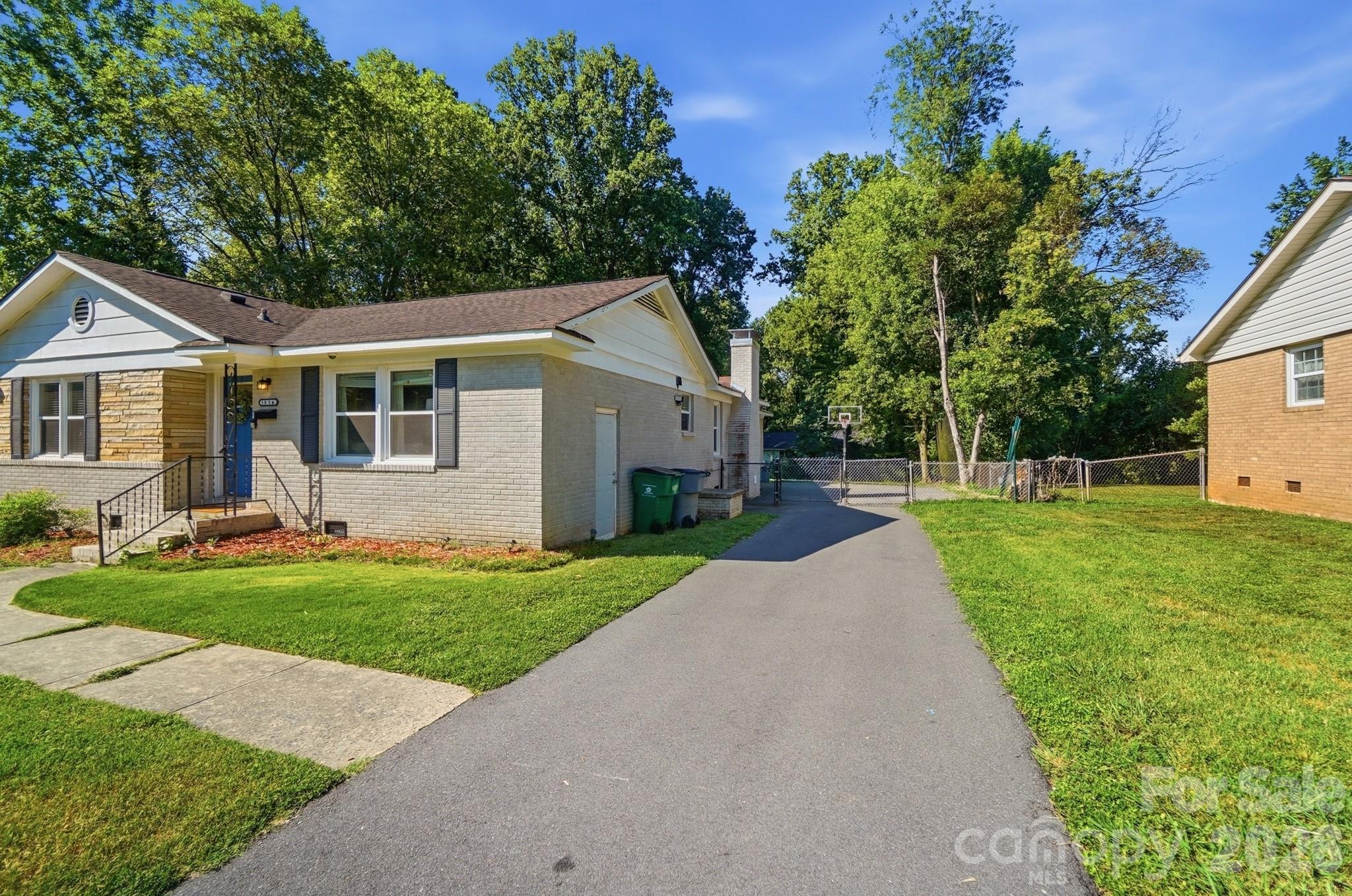 1816 Northcliff Drive — Charlotte