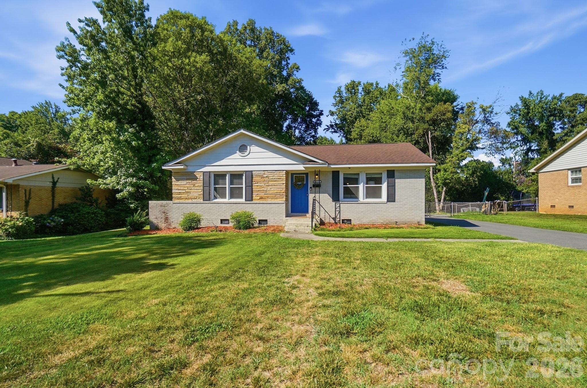 1816 Northcliff Drive — Charlotte