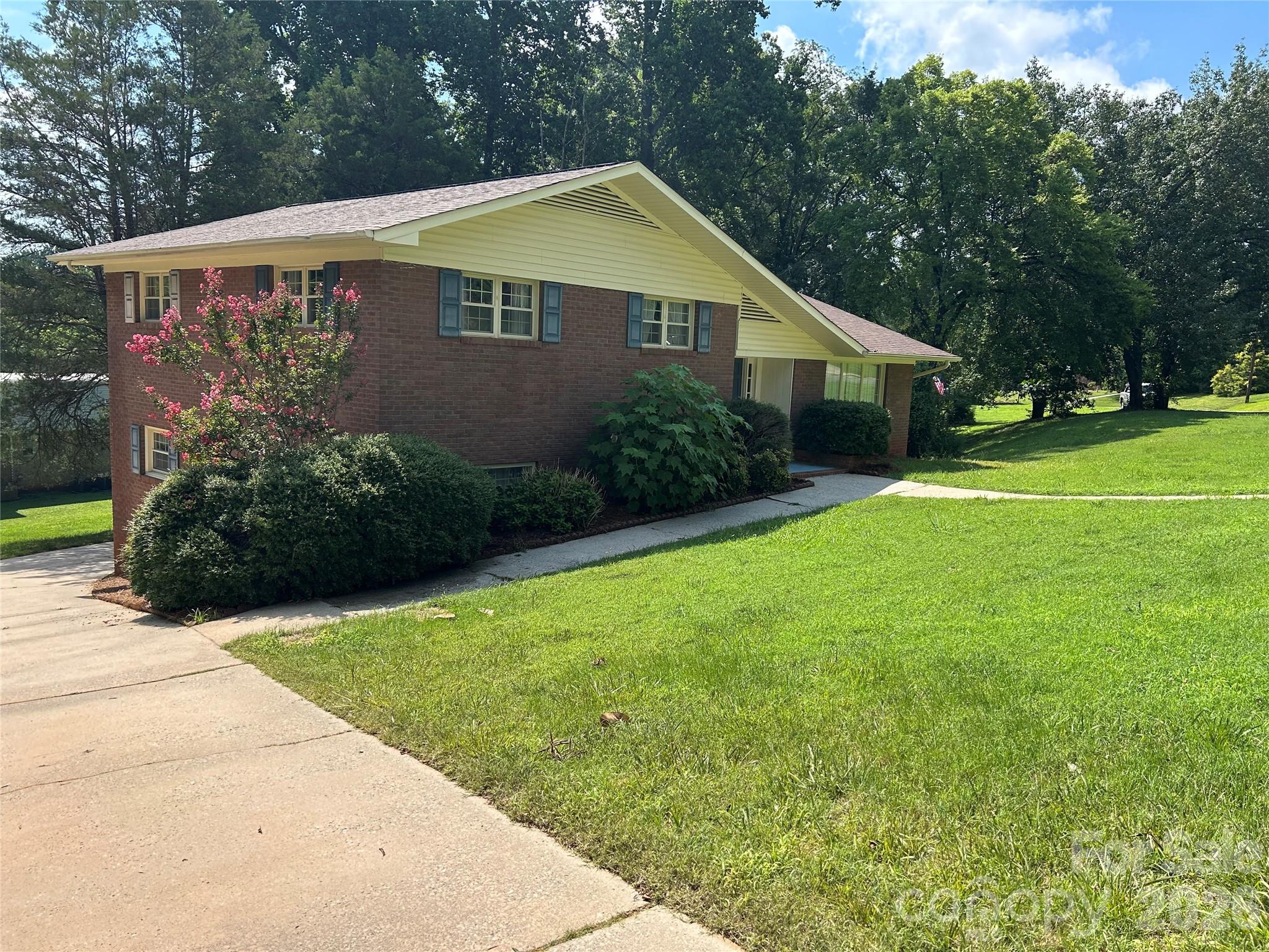 347 Hatley Circle NE — Concord