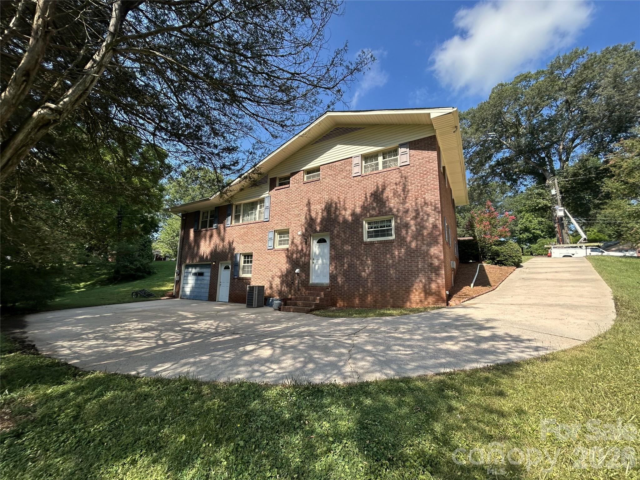 347 Hatley Circle NE — Concord