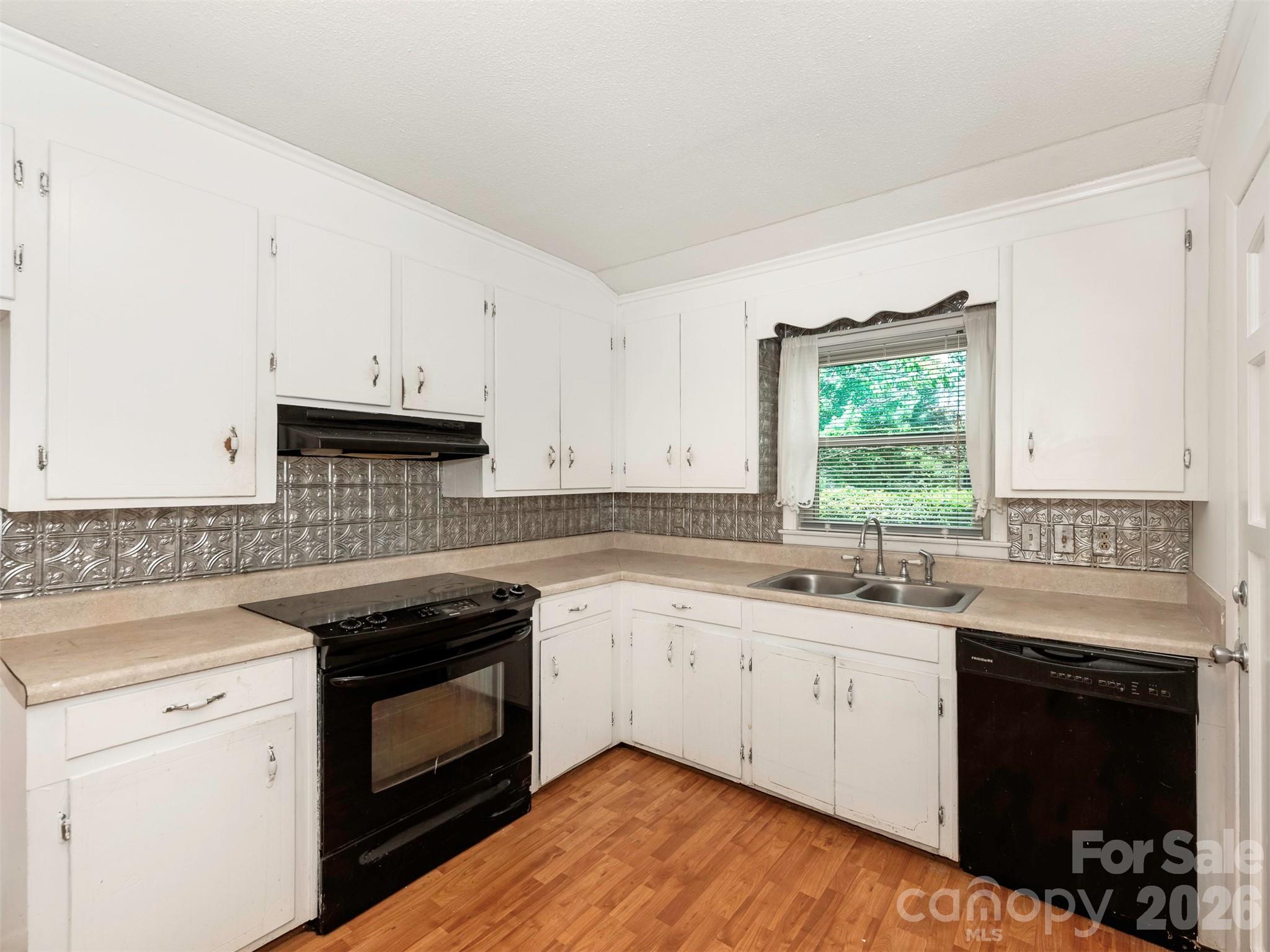 8121 Greenbrook Road — Columbia