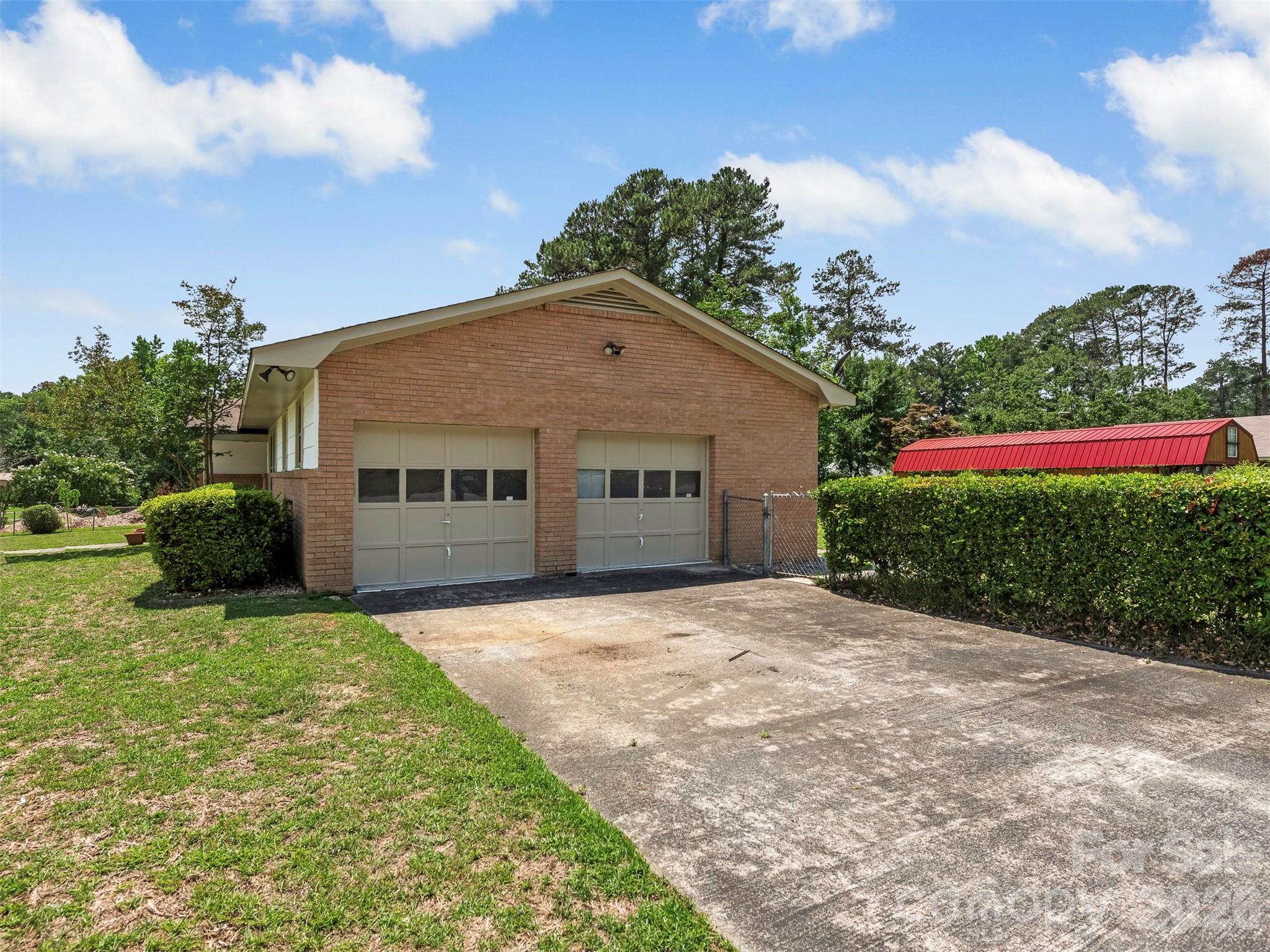 8121 Greenbrook Road — Columbia