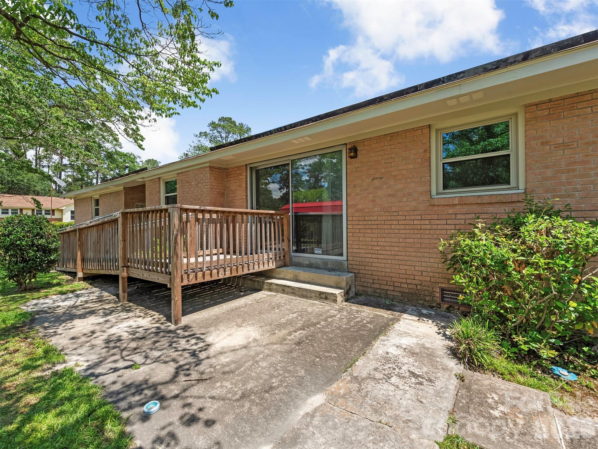 8121 Greenbrook Road — Columbia
