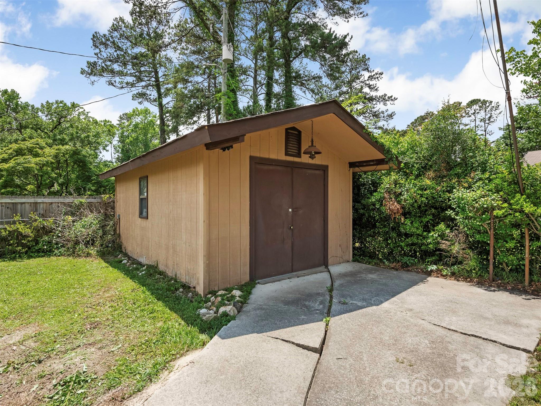 8121 Greenbrook Road — Columbia