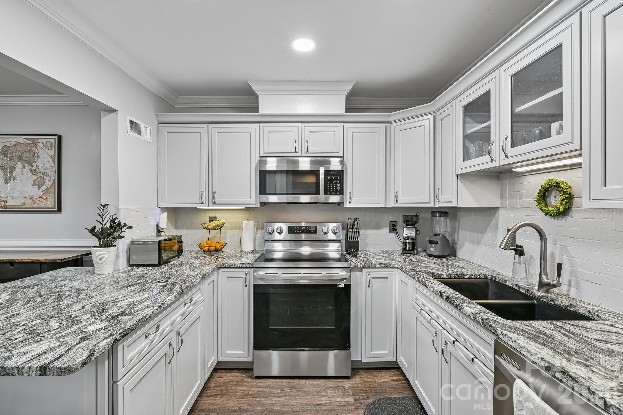 125 Pine Grove Circle — Clover