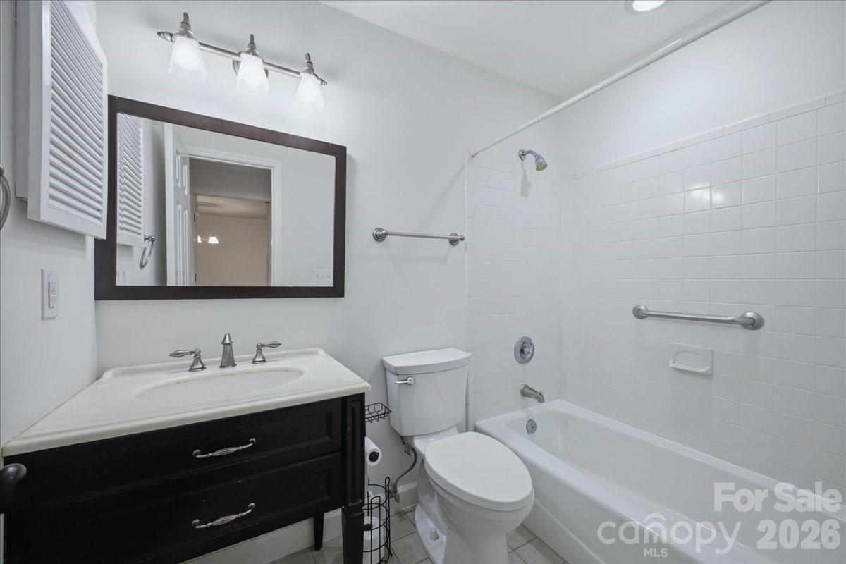 232 Queens Road #37 — Charlotte