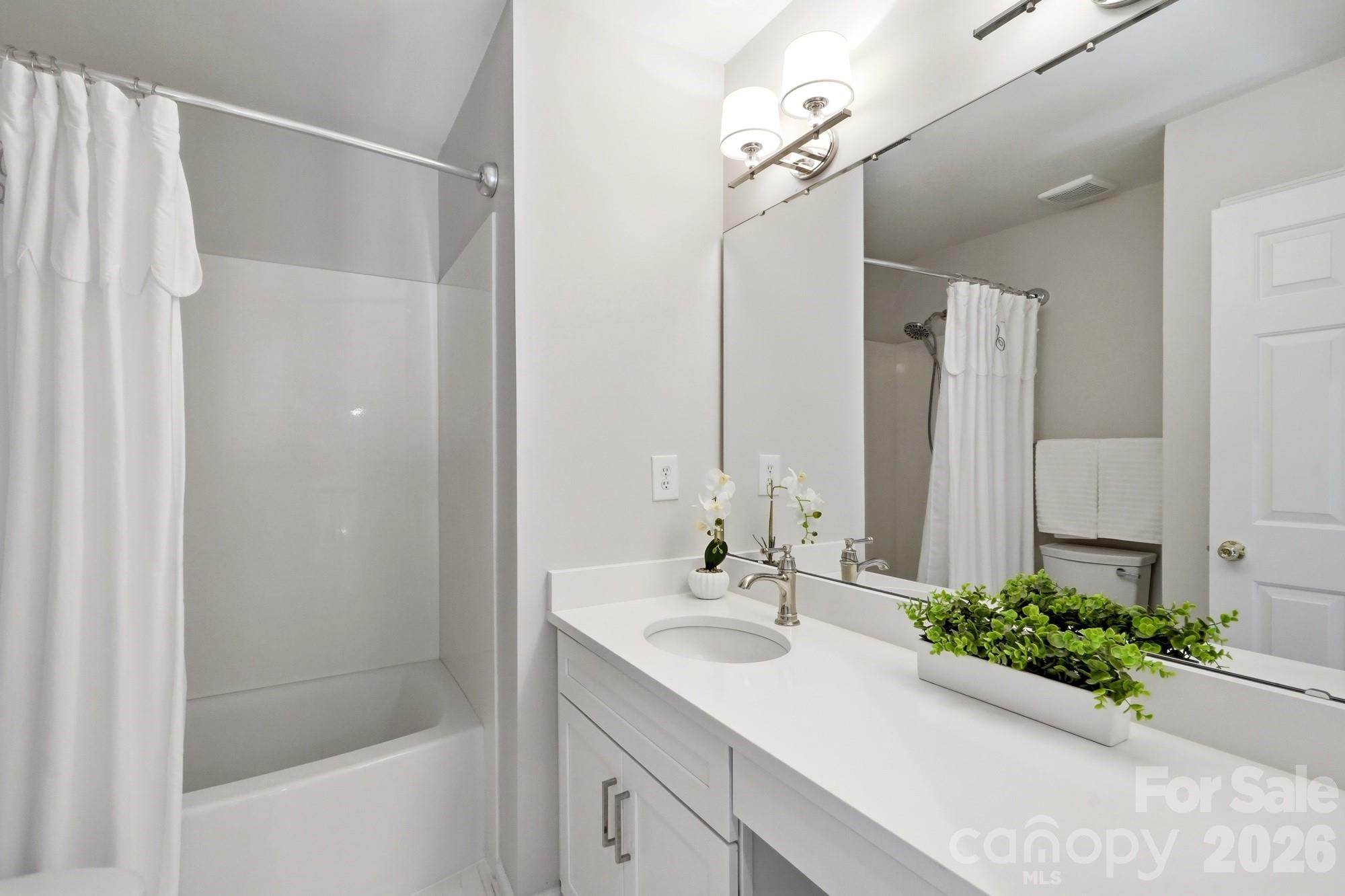 2117 Lord Proprietor Lane — Waxhaw