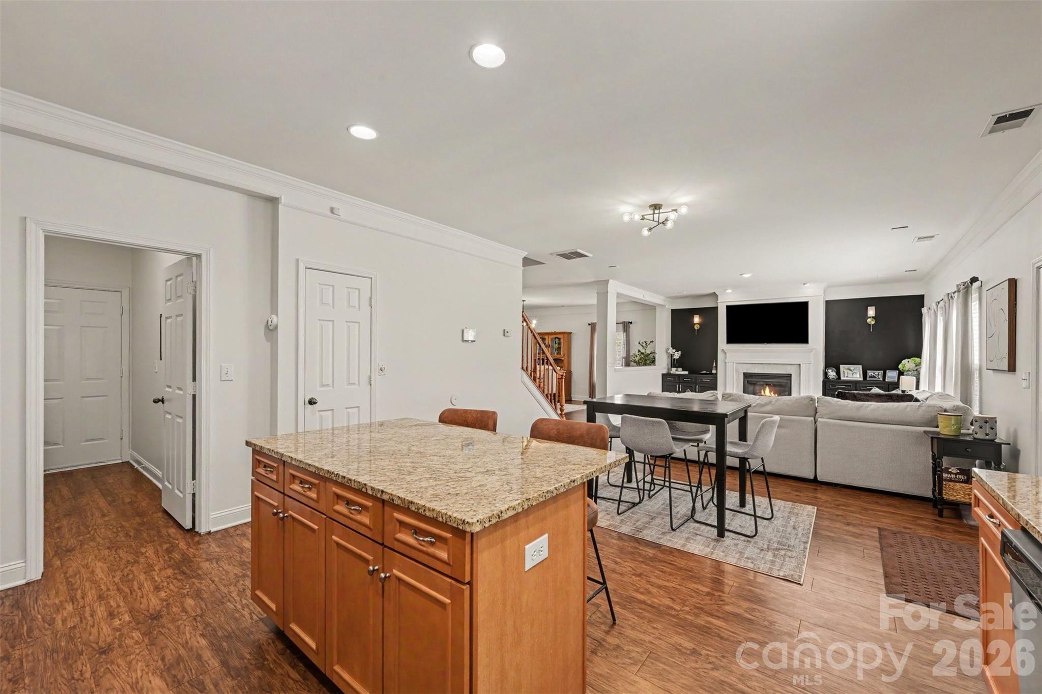 8915 Oransay Way — Charlotte