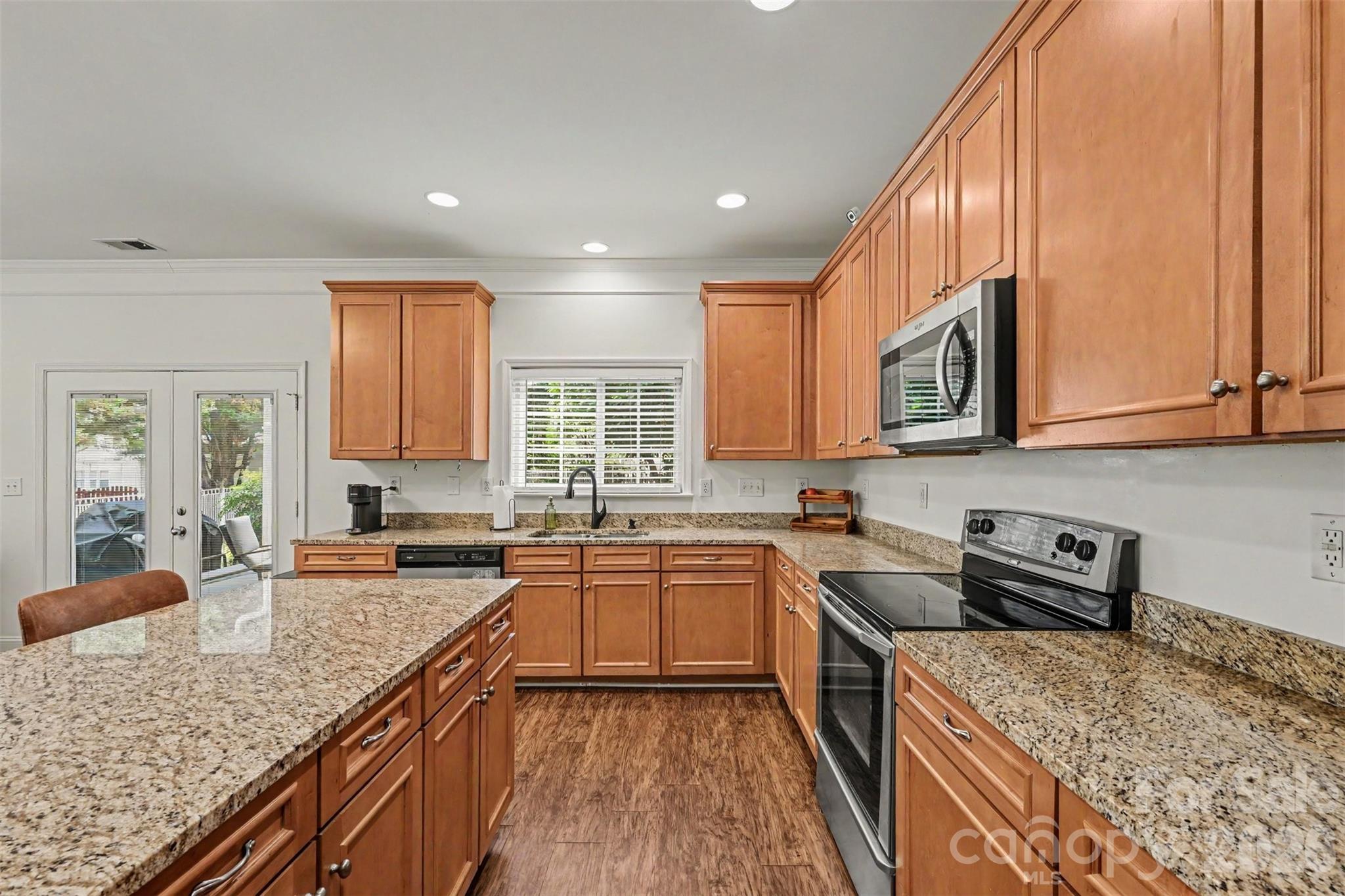 8915 Oransay Way — Charlotte